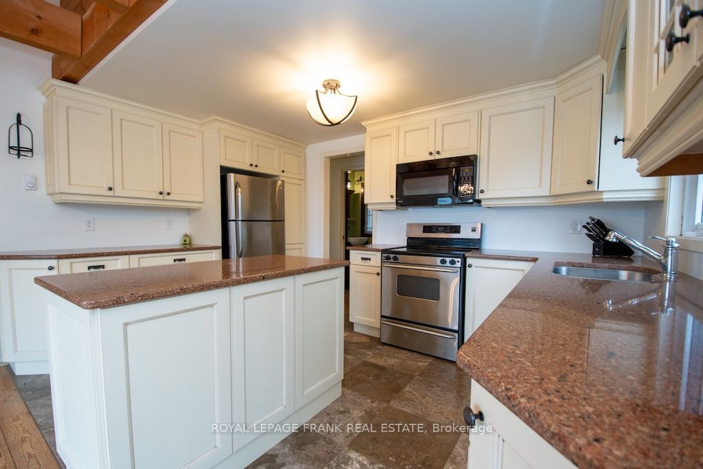 674 Dickie Road Property Photo 16