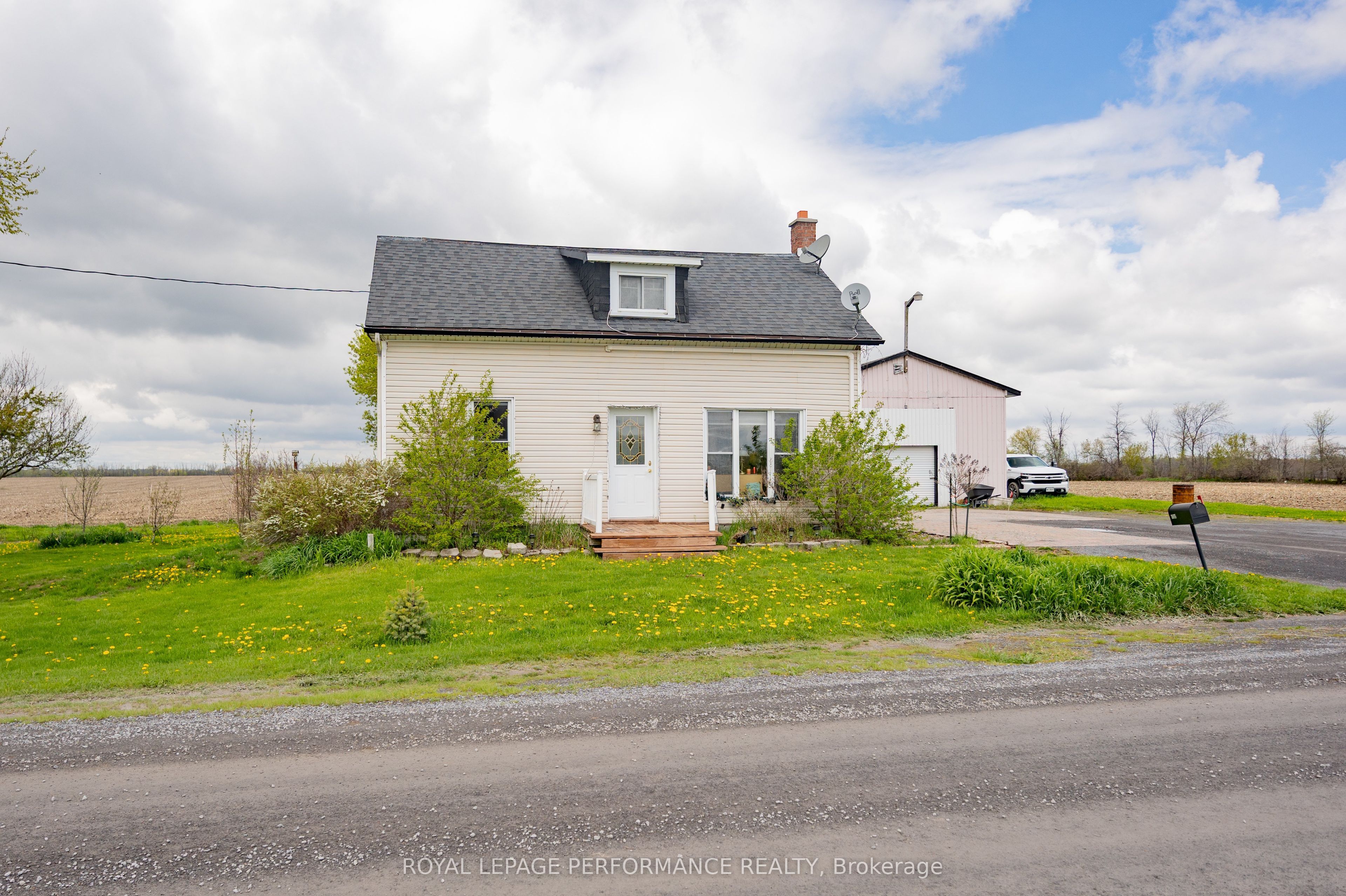 16615 Duff's Corners Road Property Photo 3
