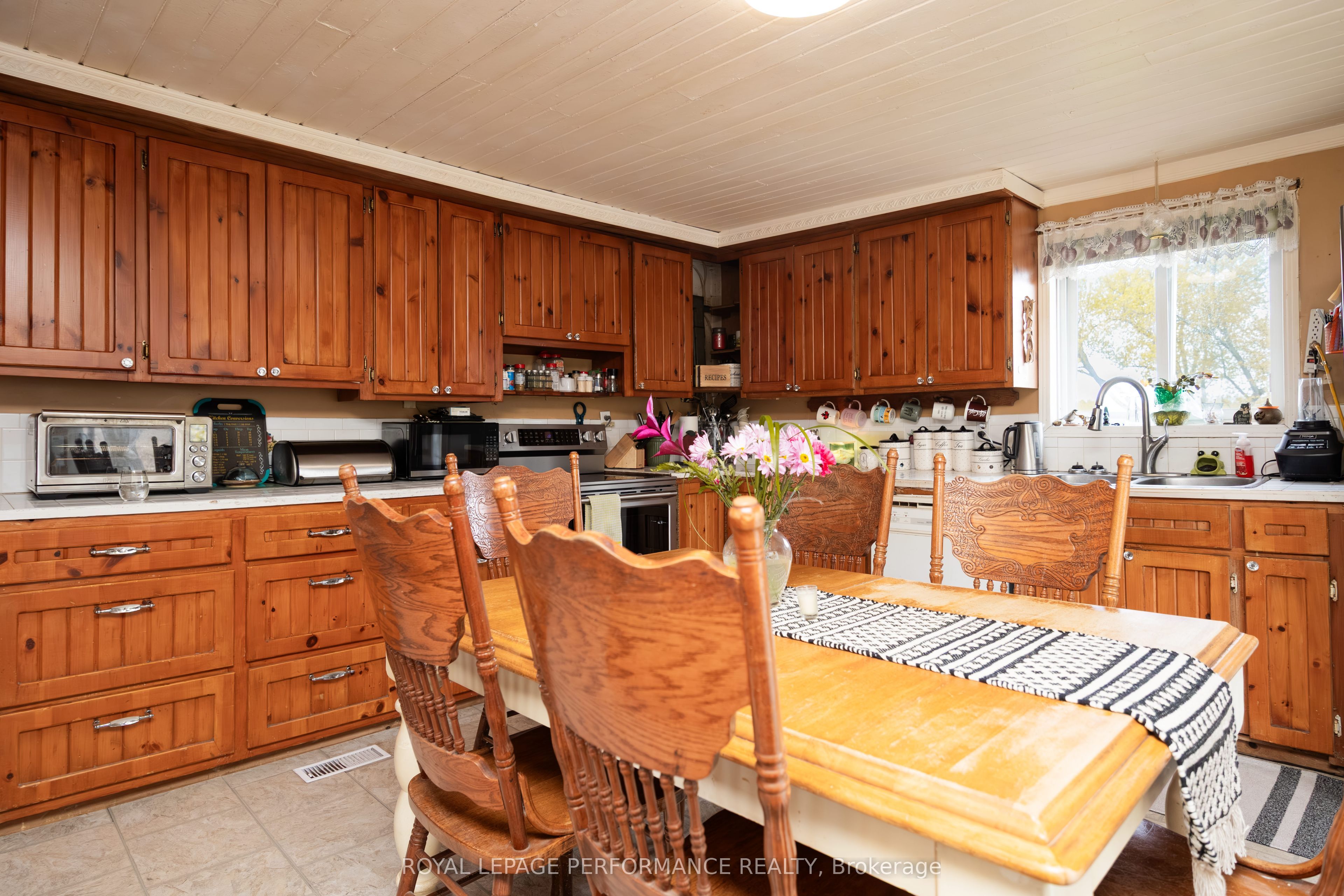 16615 Duff's Corners Road Property Photo 8