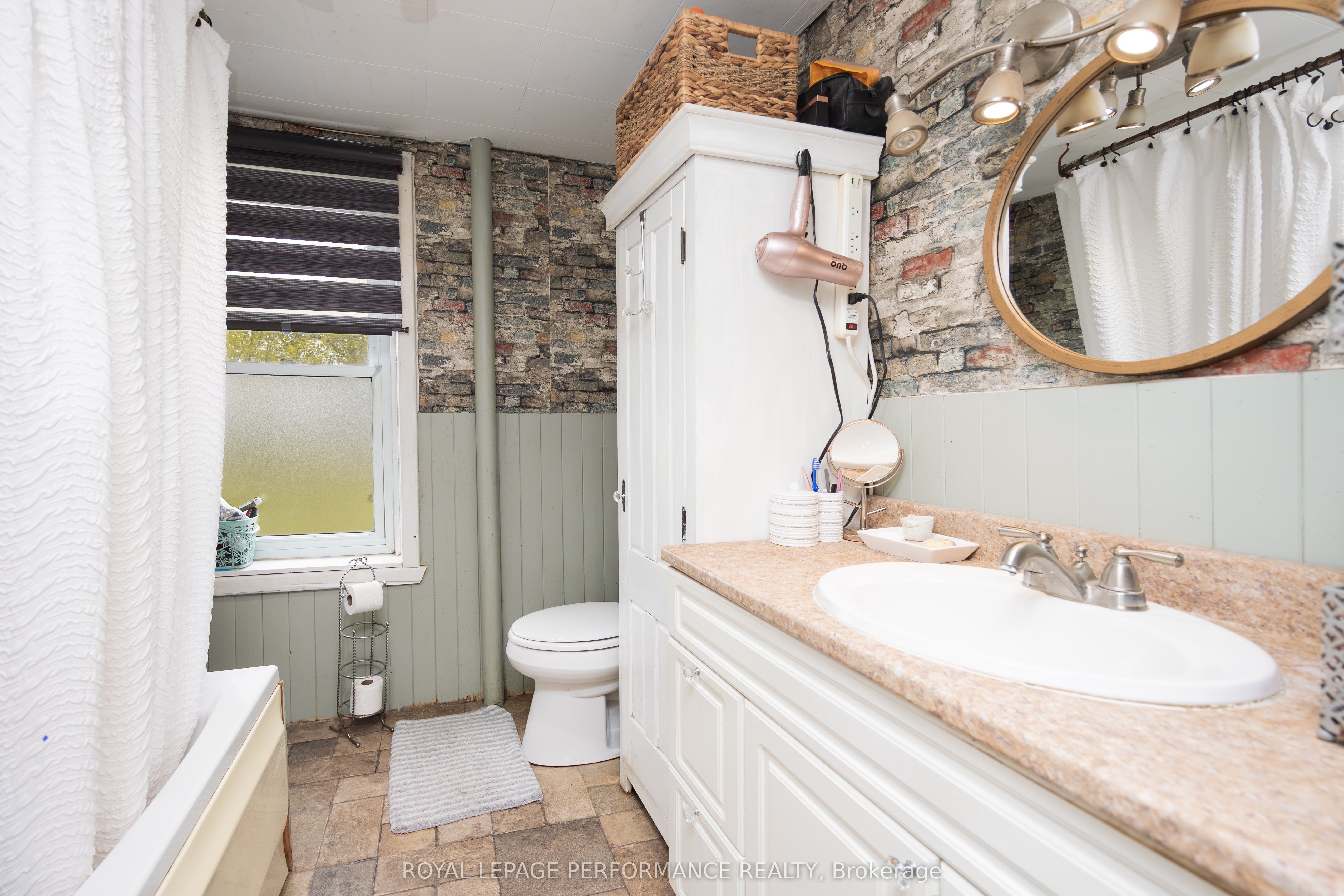 16615 Duff's Corners Road Property Photo 10