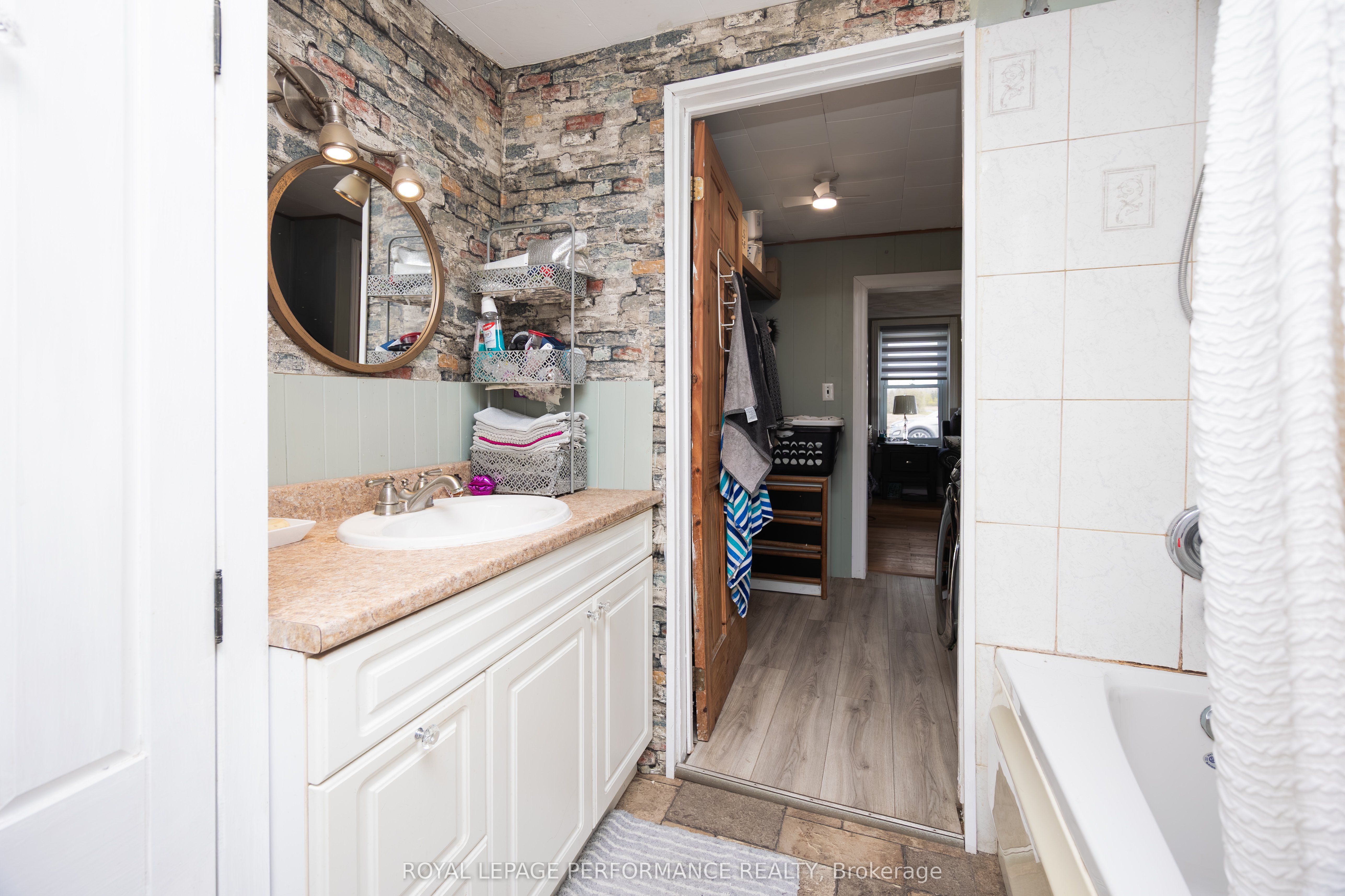 16615 Duff's Corners Road Property Photo 11