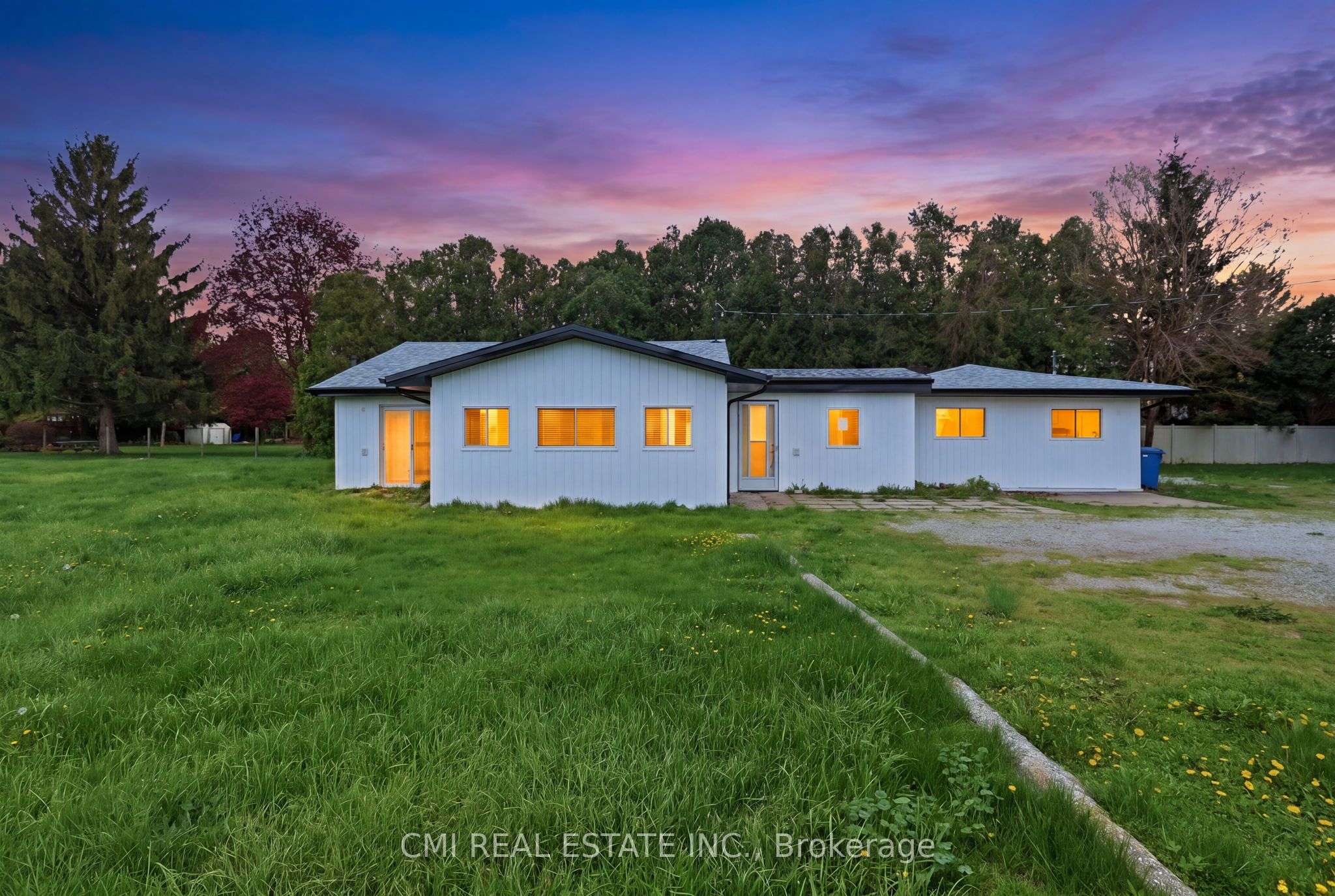 7526 Grande River Line Property Photo 1