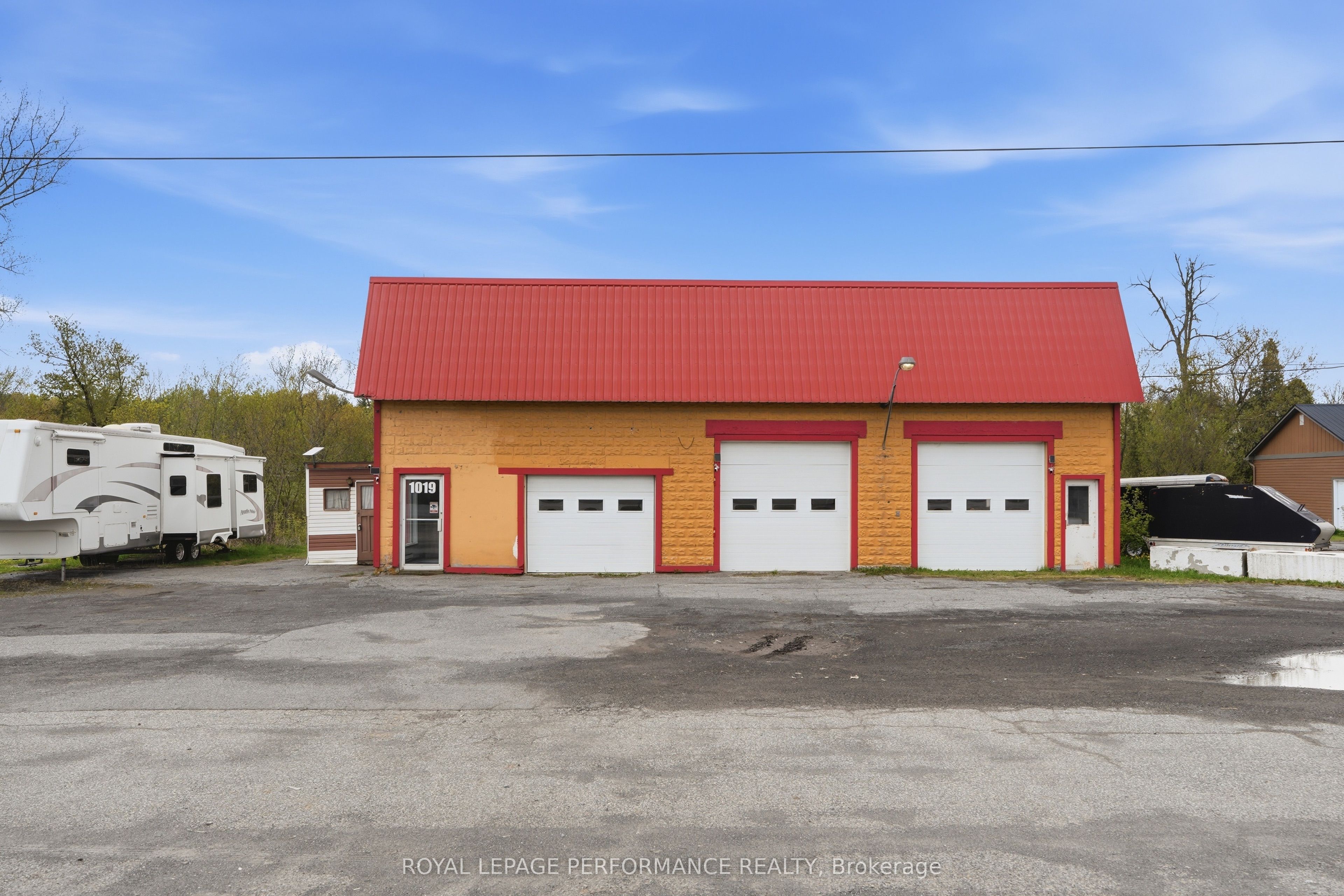 1019 County Rd 17 Road Property Photo 1