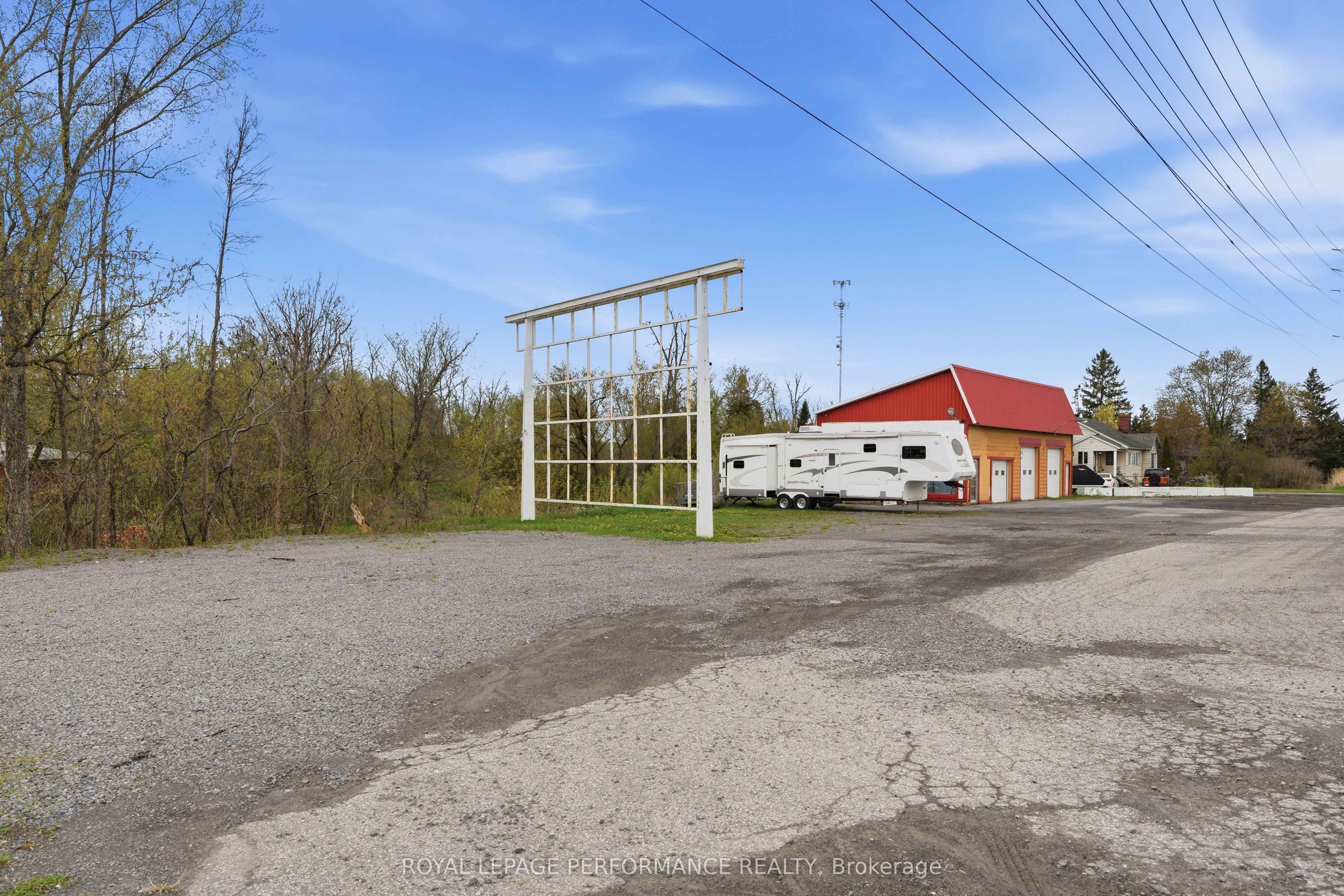 1019 County Rd 17 Road Property Photo 2