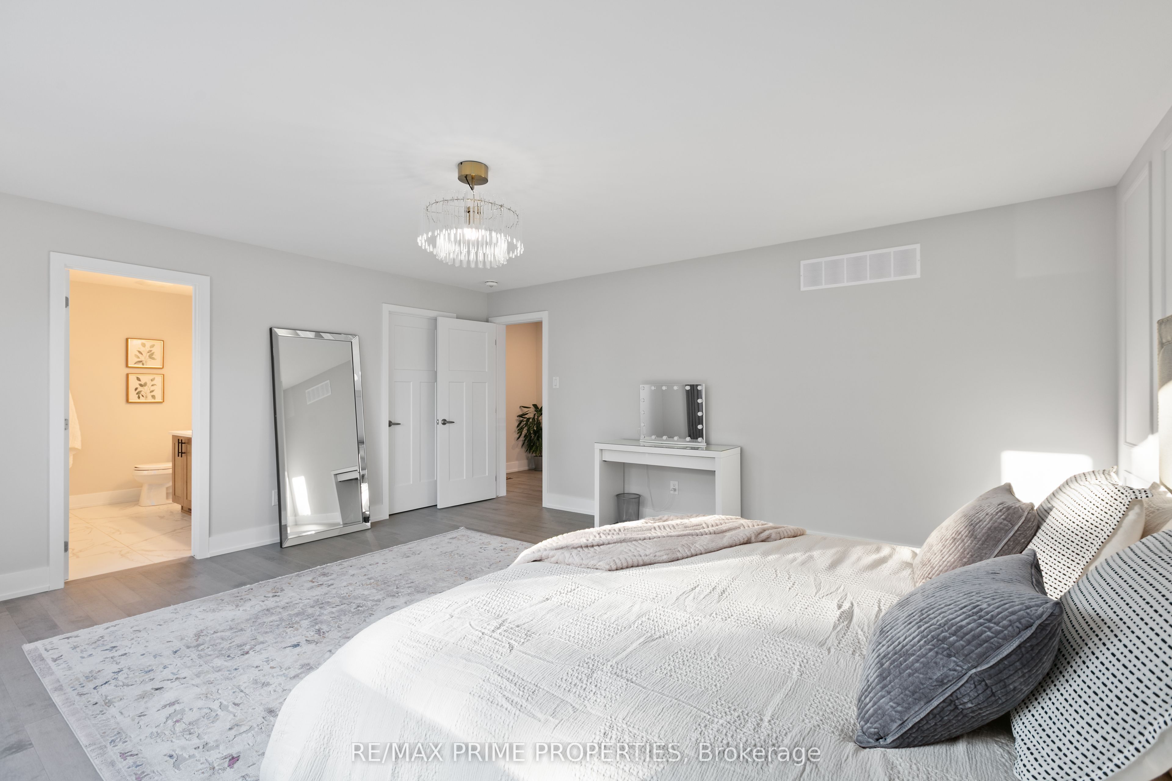 148 Aubrais Crescent Property Photo 18