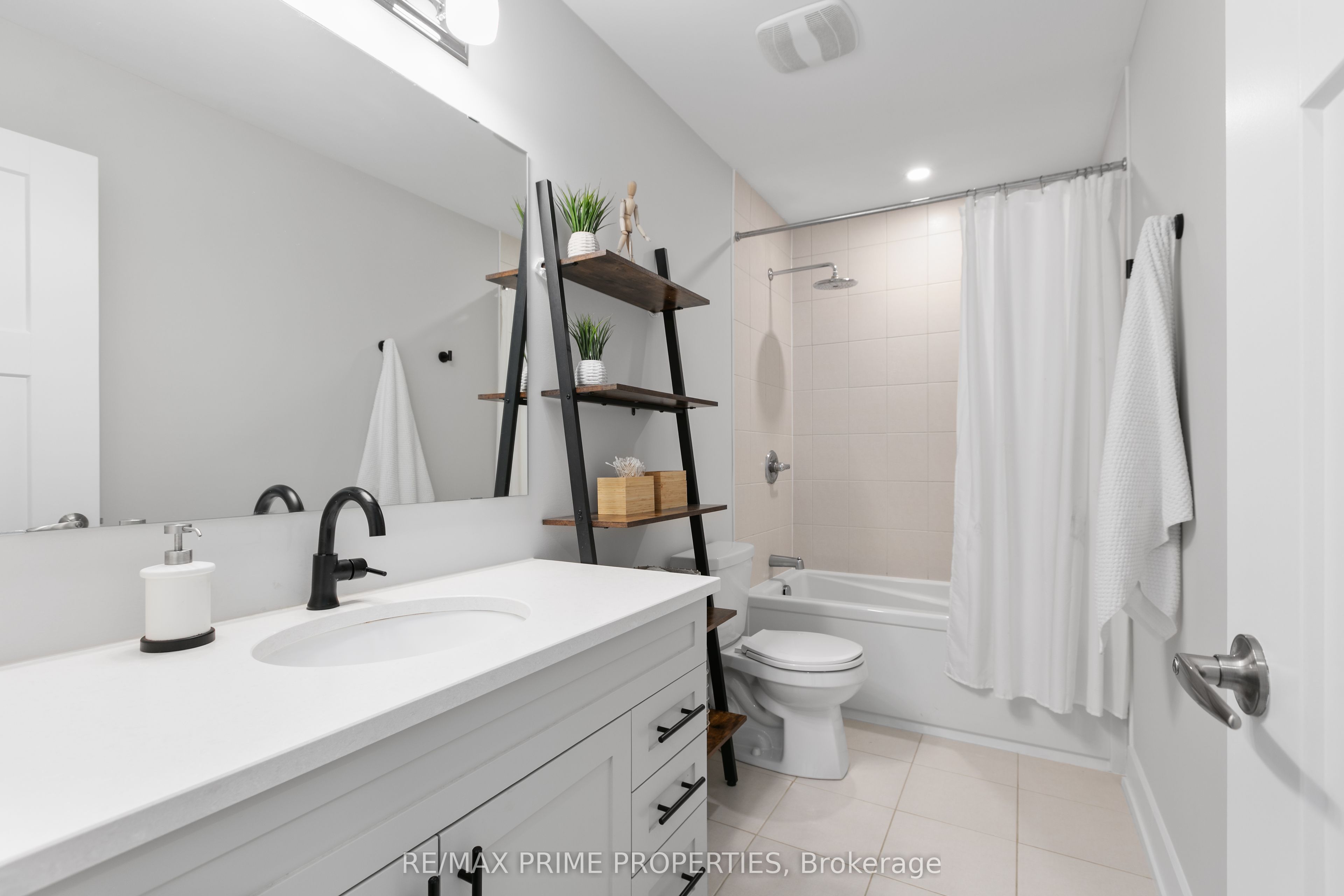 148 Aubrais Crescent Property Photo 22