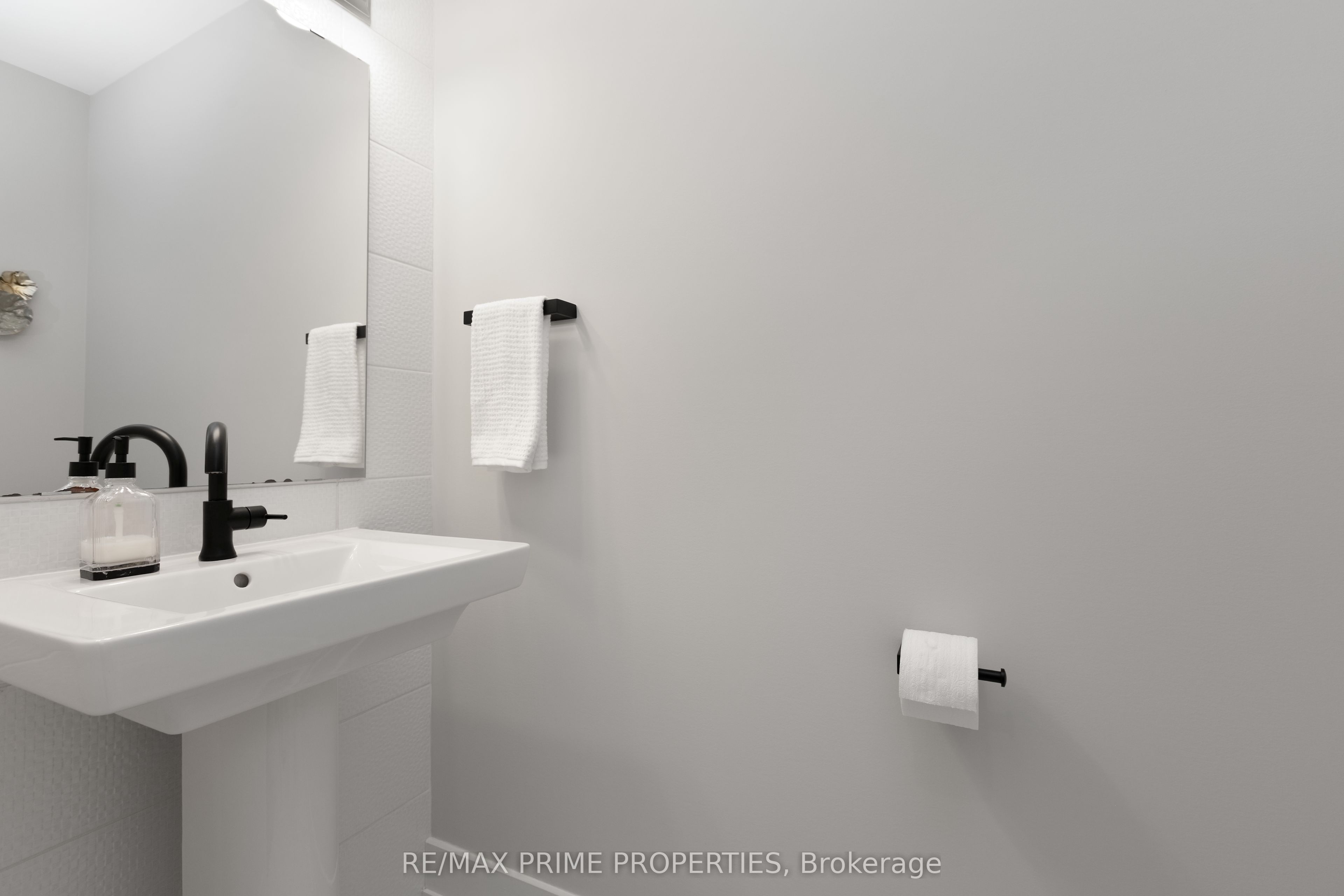 148 Aubrais Crescent Property Photo 26