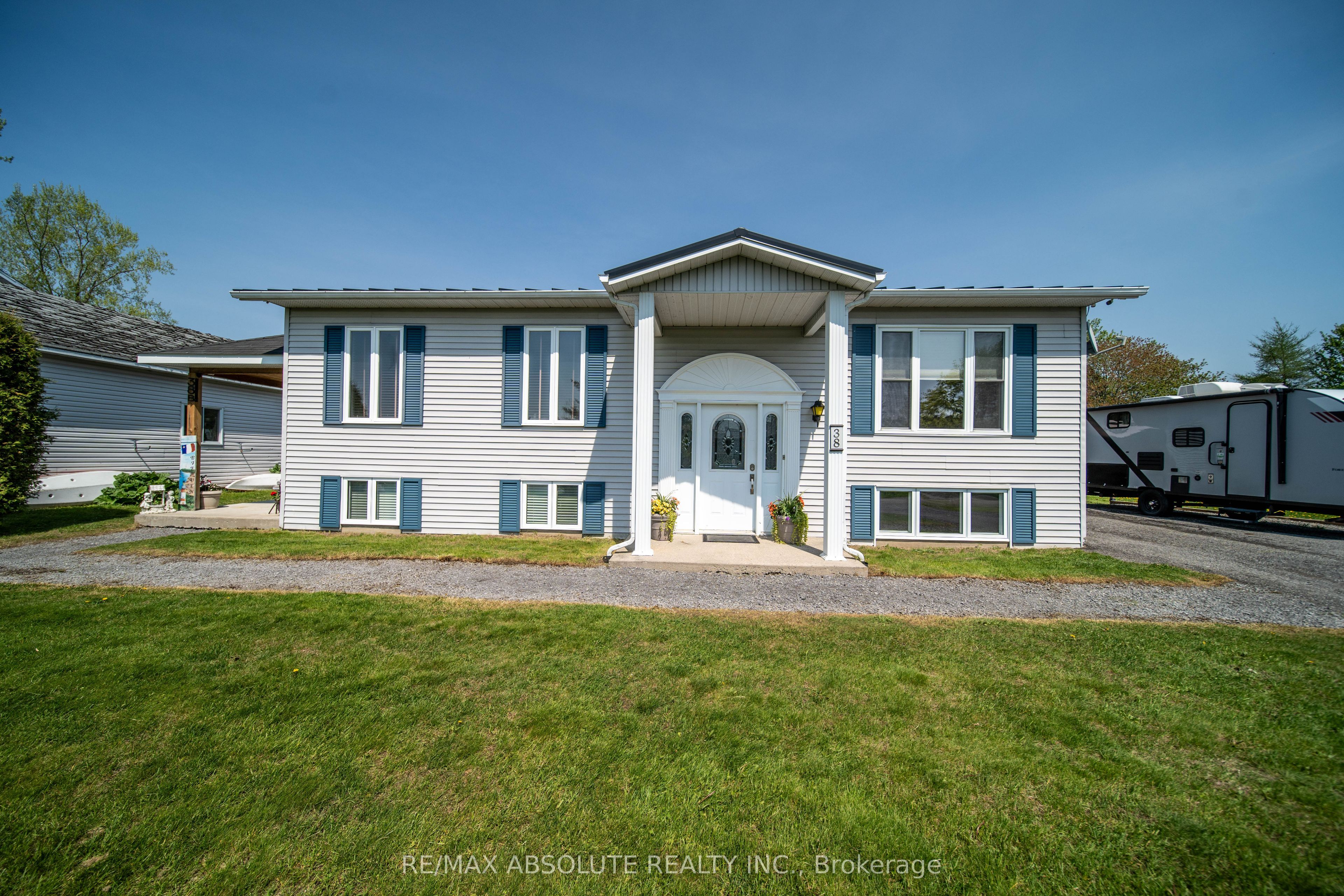 38 Duchesse Crescent Property Photo 1