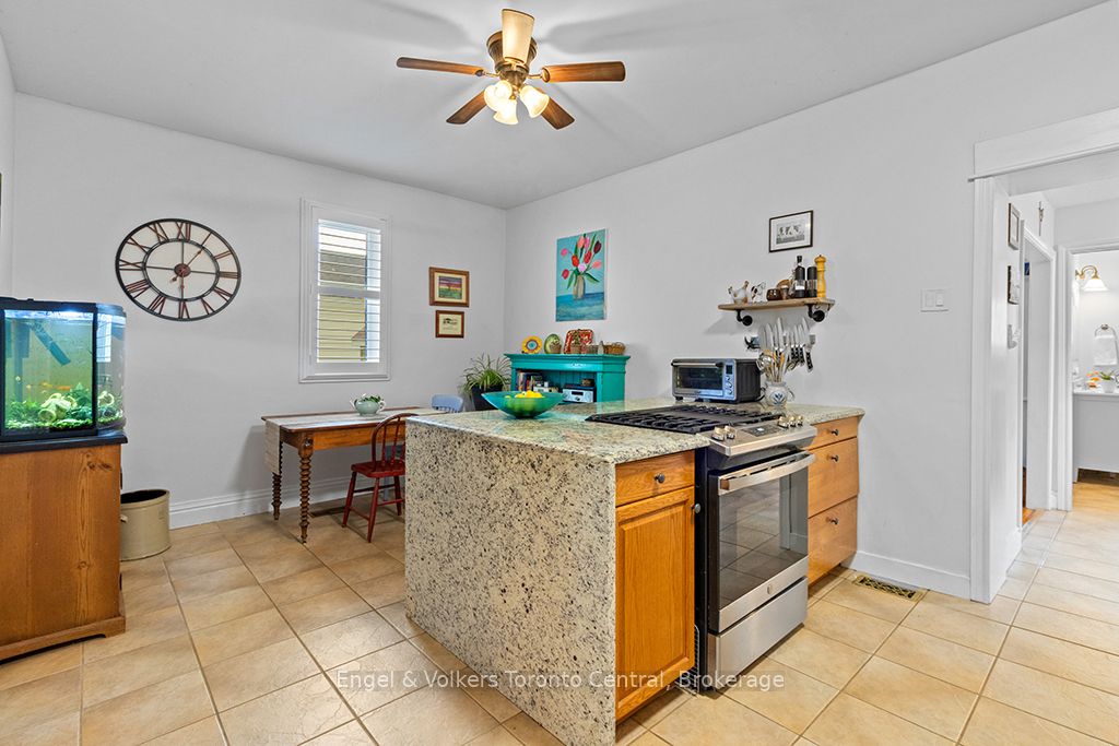 2068 7th Avenue W Property Photo 12