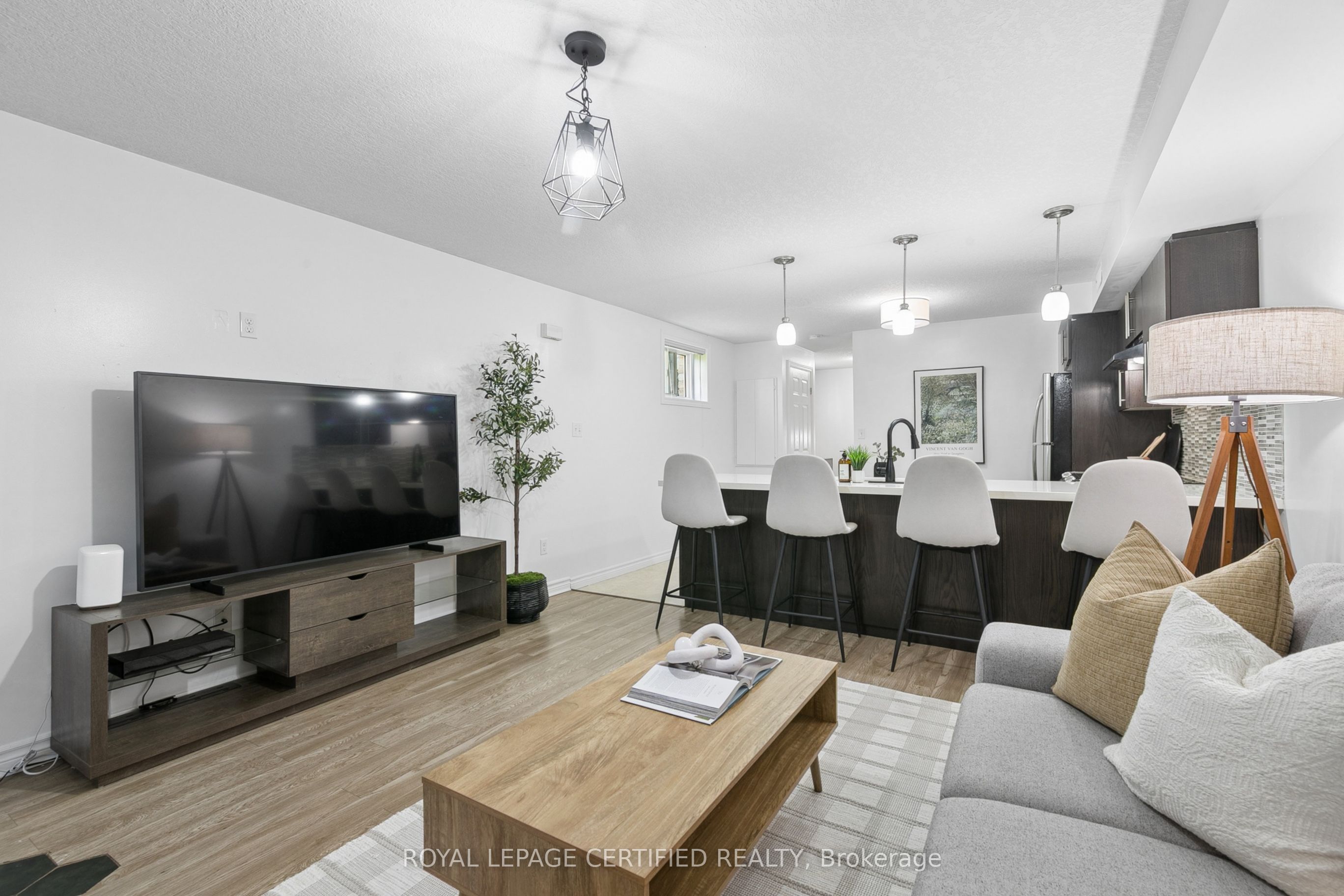 35 Mountford Drive 60 Property Photo 7
