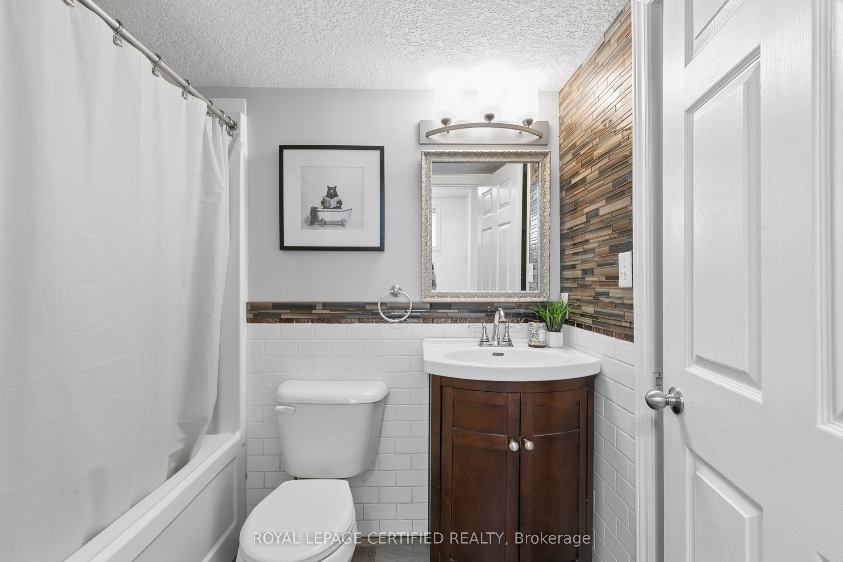35 Mountford Drive 60 Property Photo 14