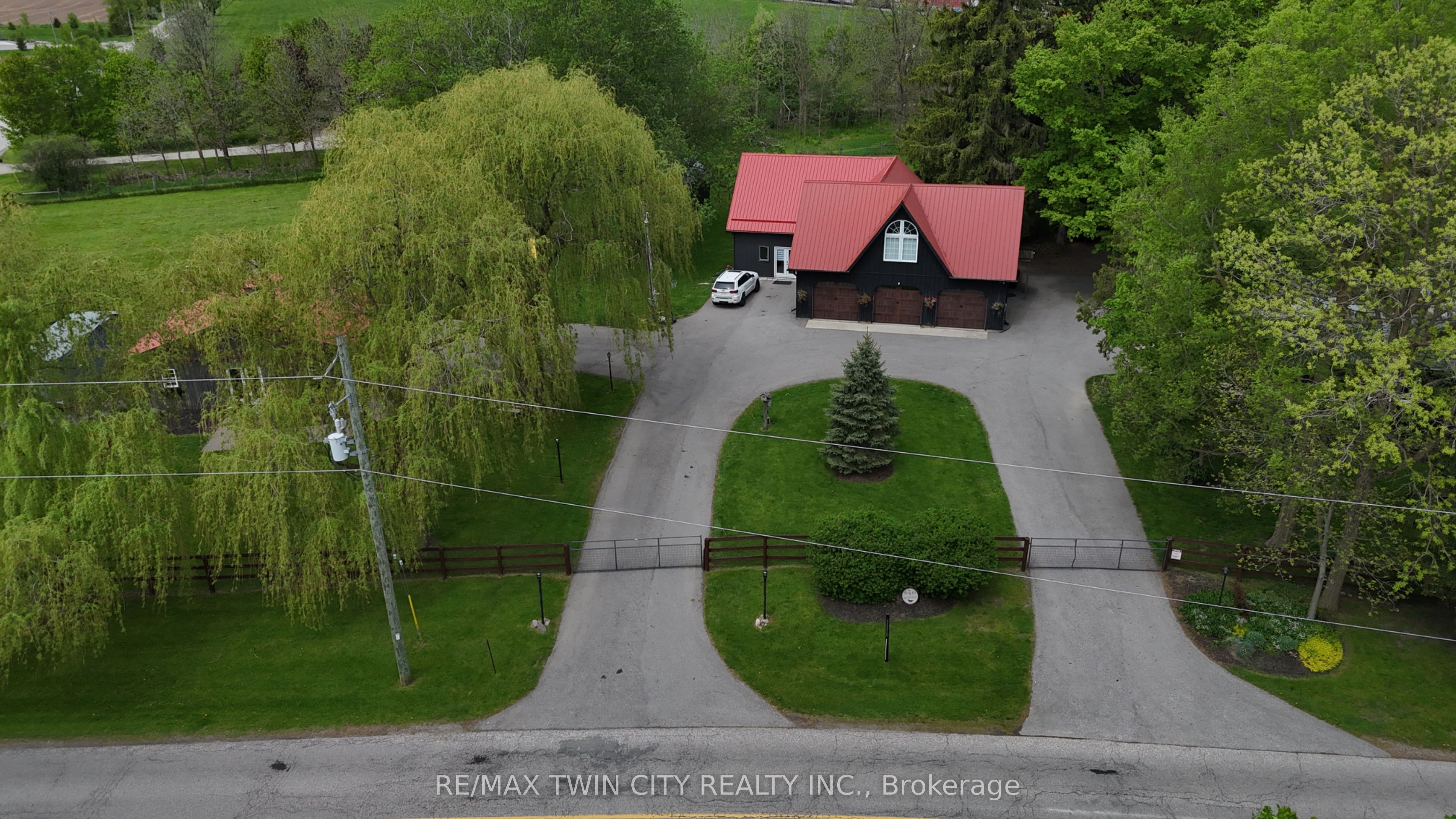 464 Piper Street Property Photo 6