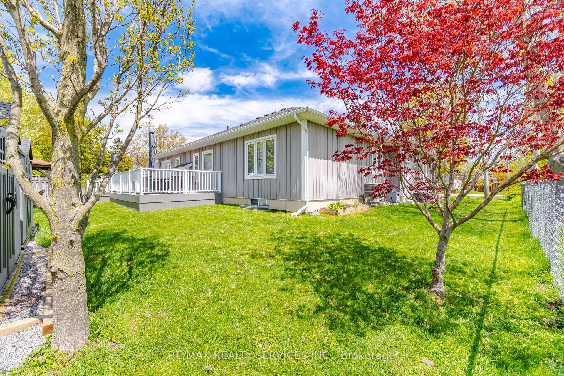 195 Burleigh Road N Property Photo 33