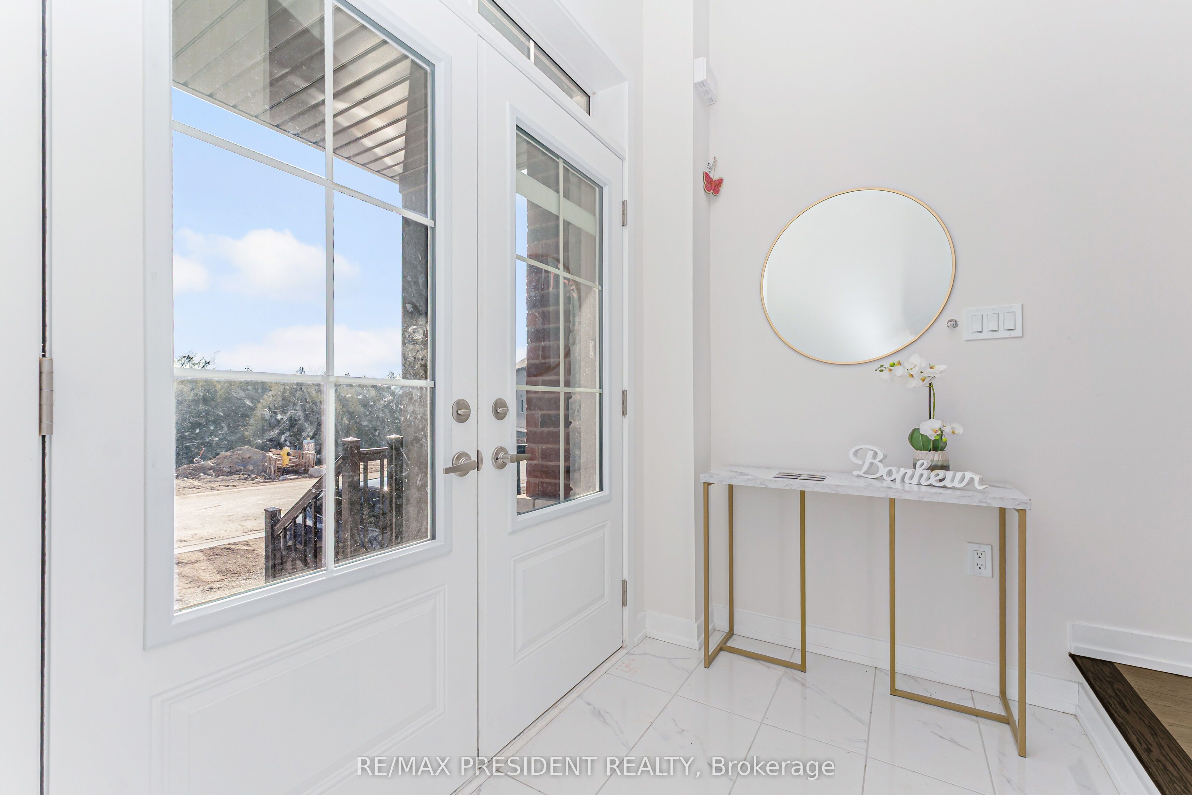 39 Henshaw Drive Property Photo 2