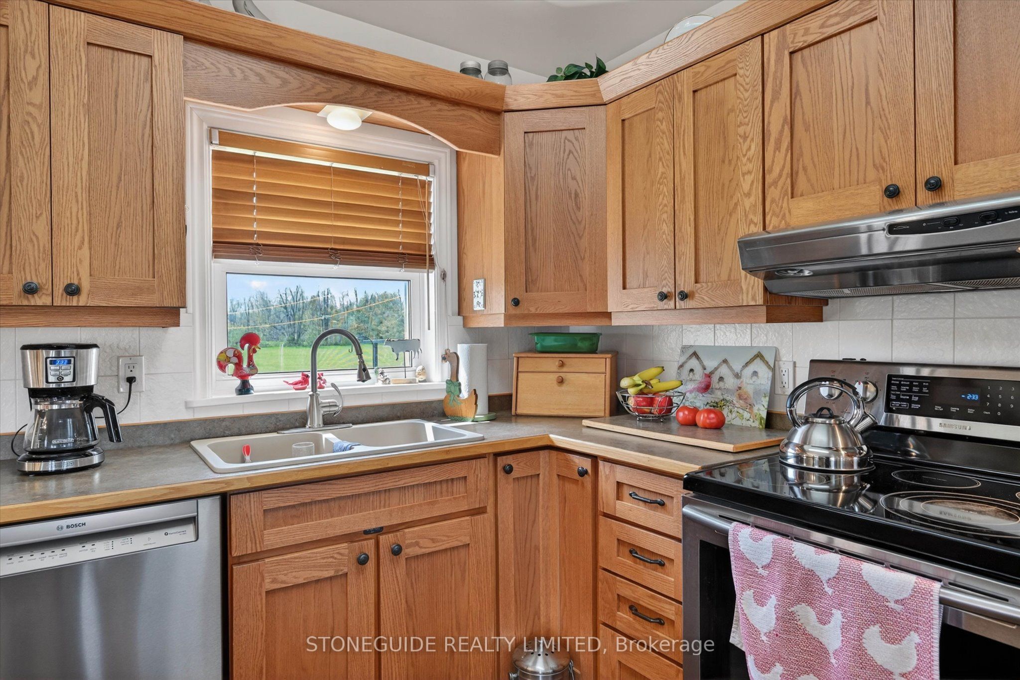 2136 Sixteenth Line Property Photo 8
