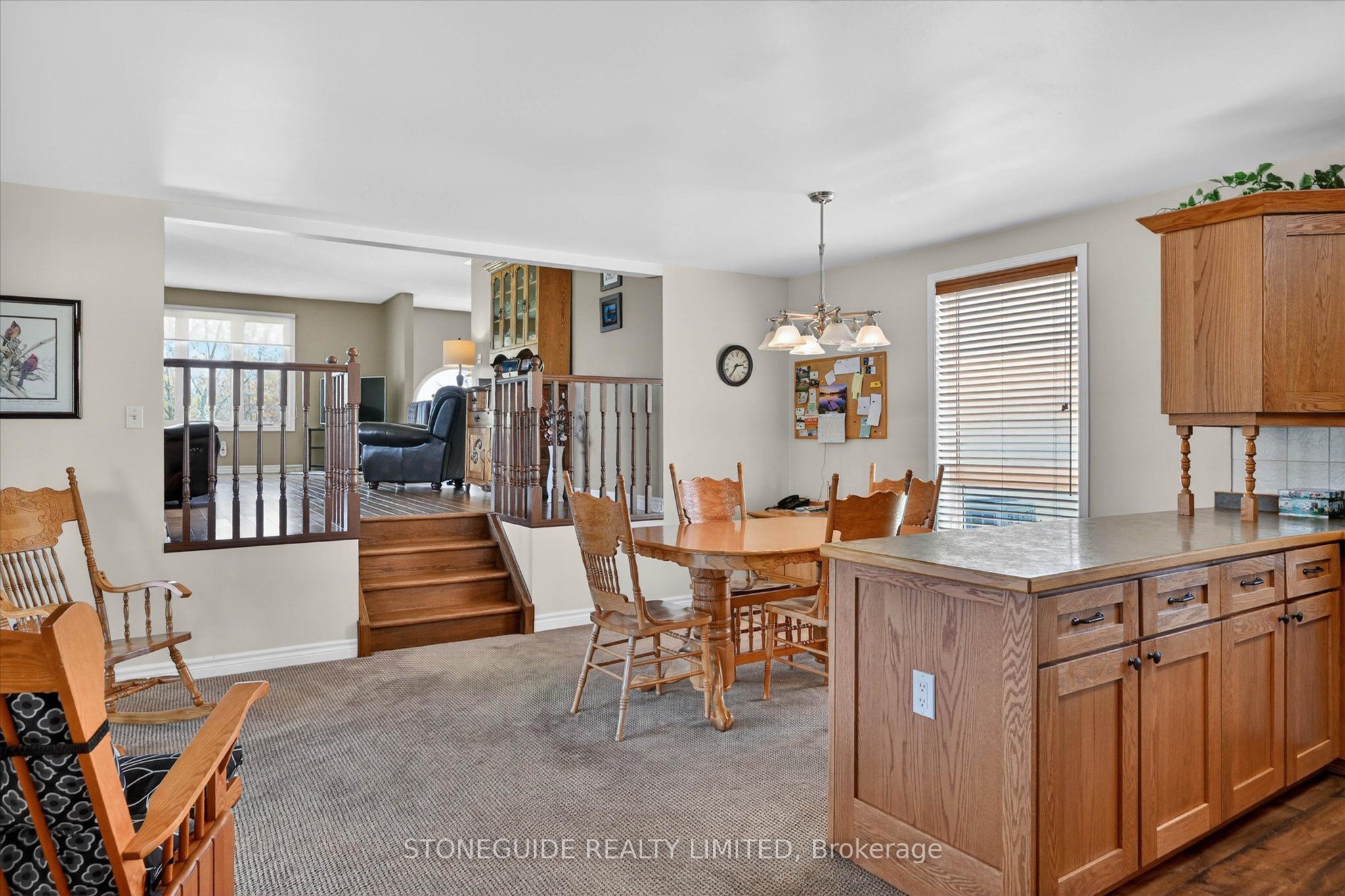2136 Sixteenth Line Property Photo 9