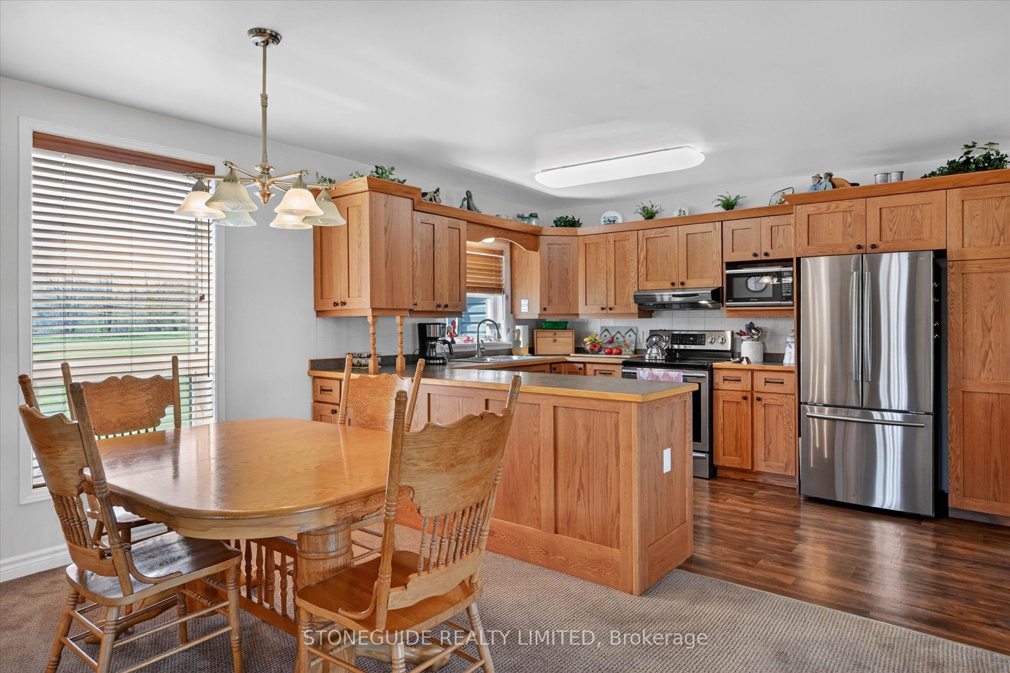 2136 Sixteenth Line Property Photo 11