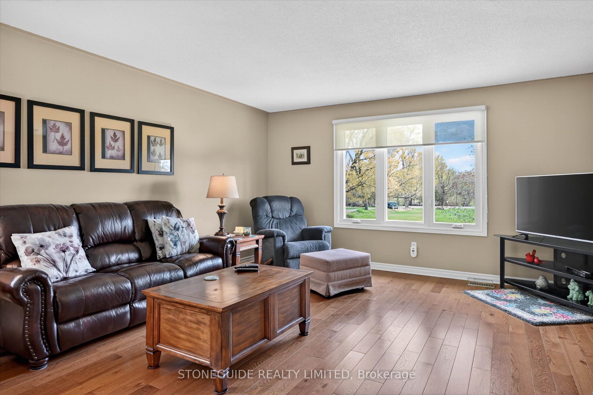 2136 Sixteenth Line Property Photo 13
