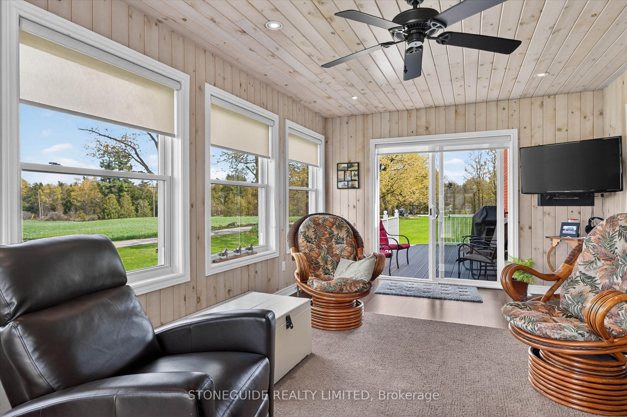 2136 Sixteenth Line Property Photo 16