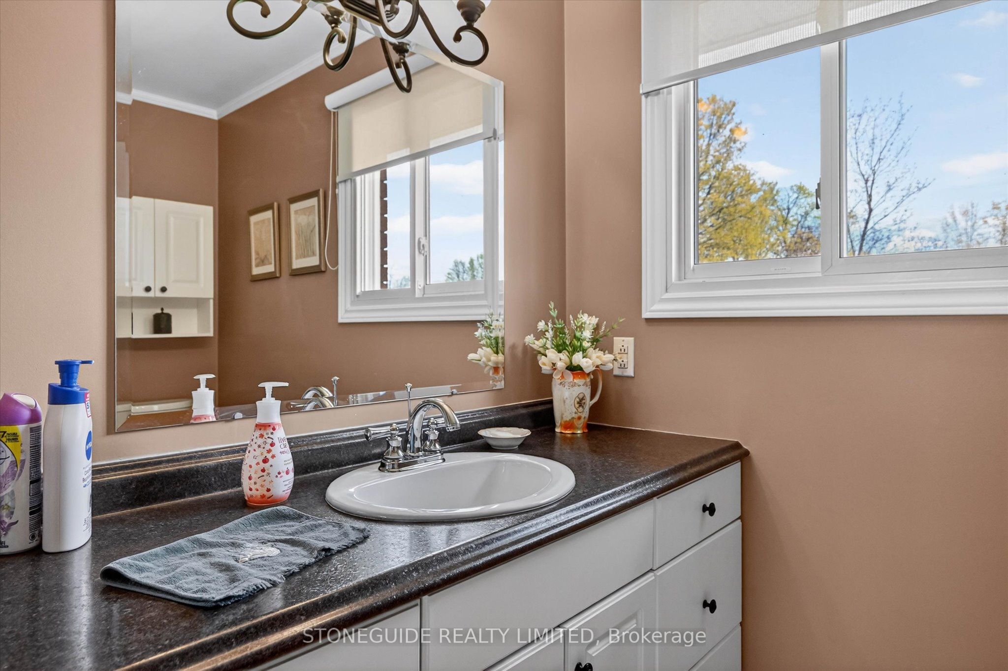 2136 Sixteenth Line Property Photo 21