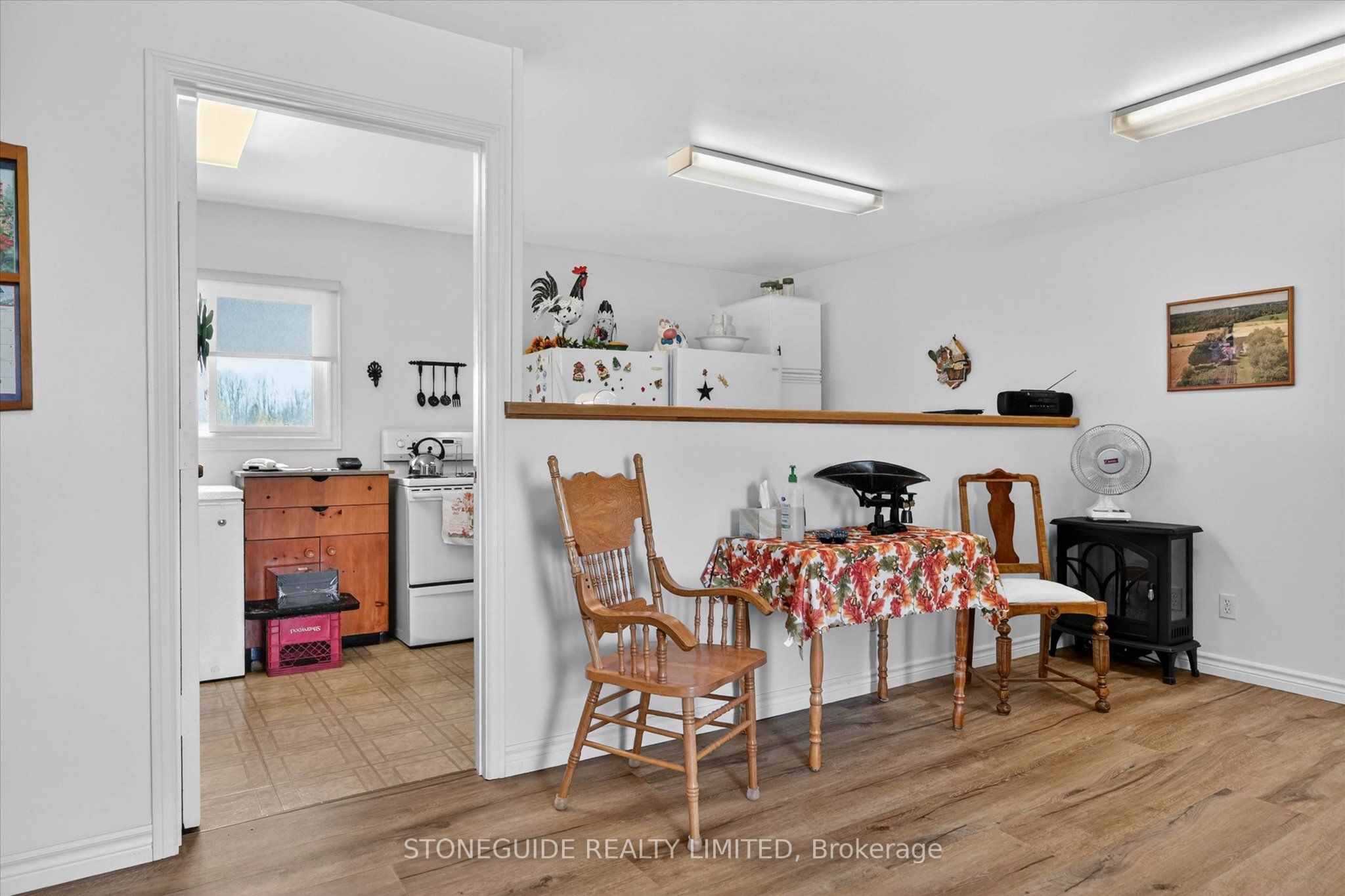 2136 Sixteenth Line Property Photo 28