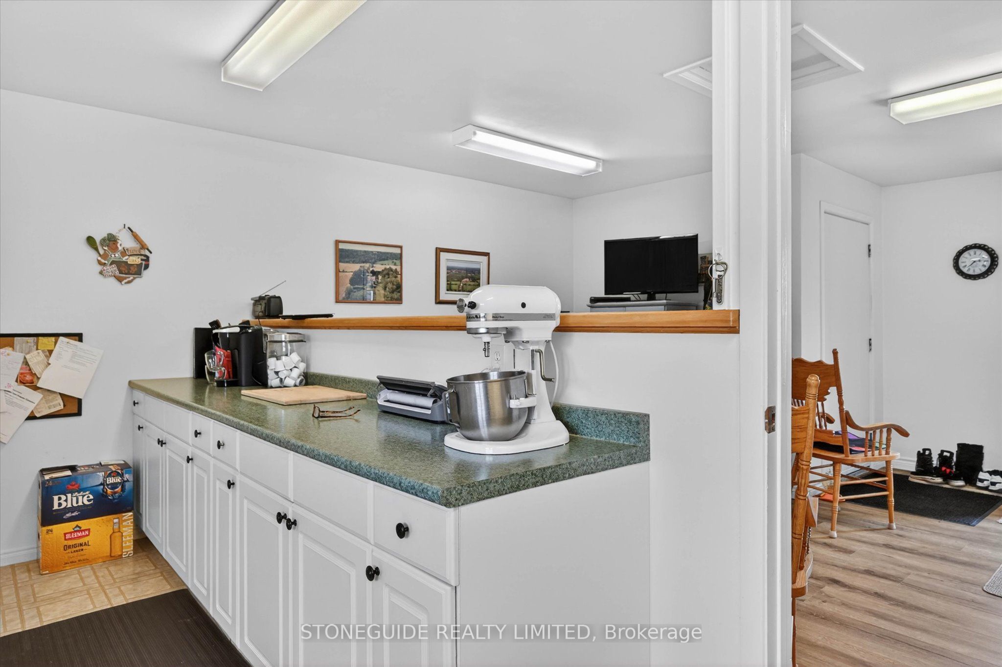 2136 Sixteenth Line Property Photo 30