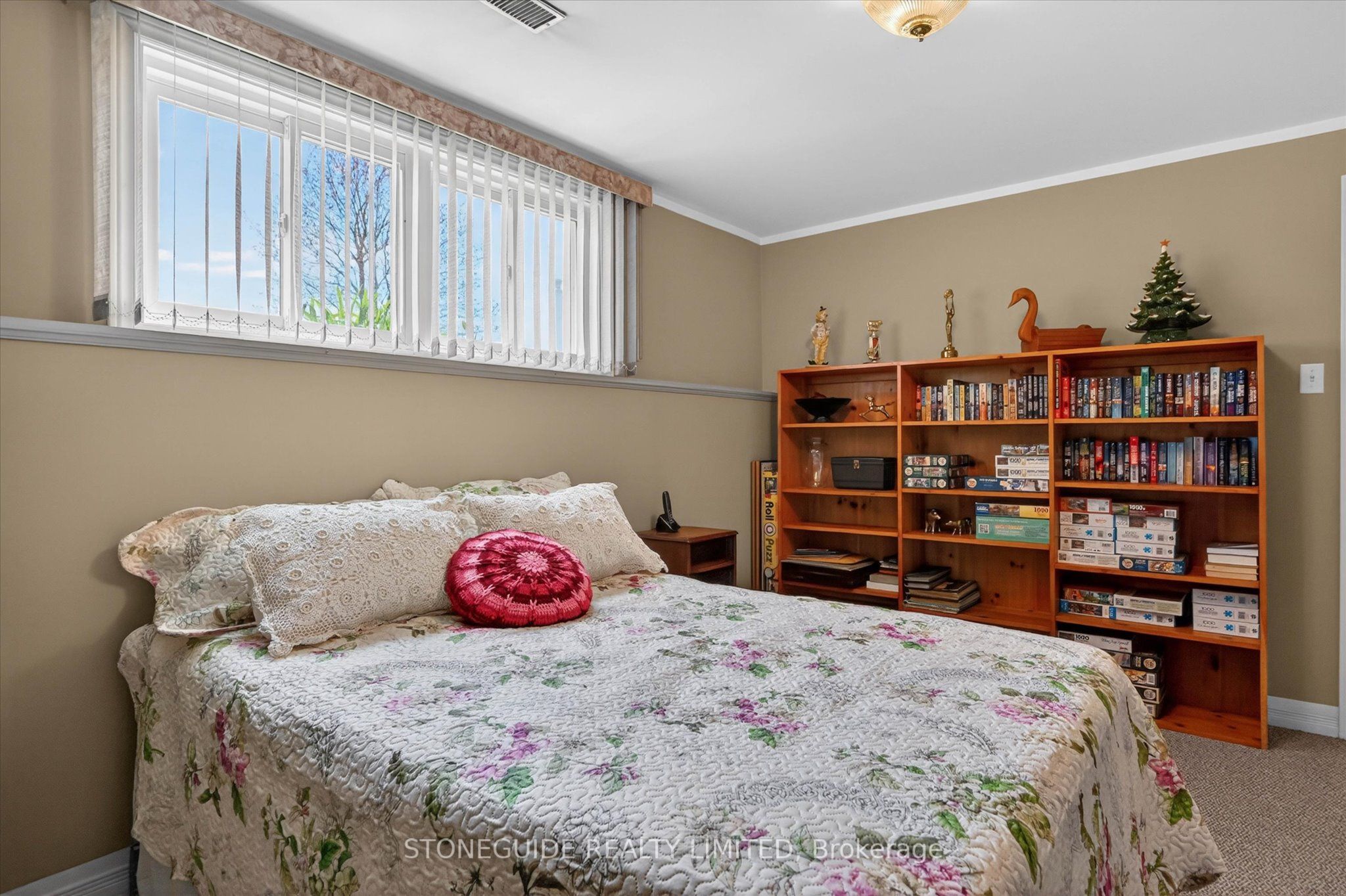2136 Sixteenth Line Property Photo 33