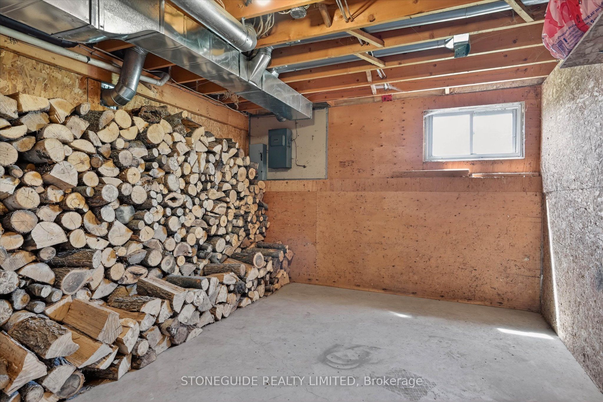 2136 Sixteenth Line Property Photo 35