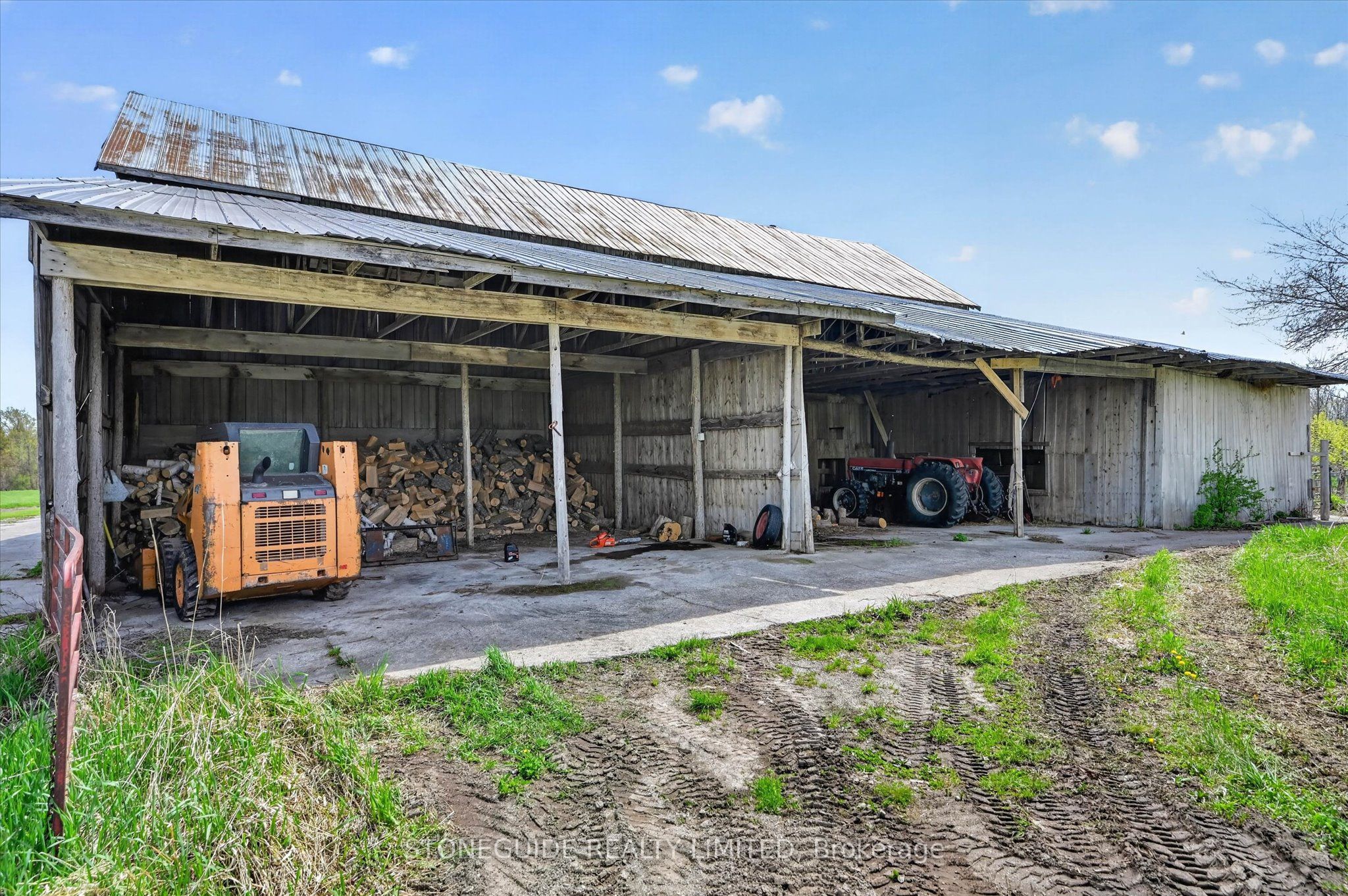 2136 Sixteenth Line Property Photo 39