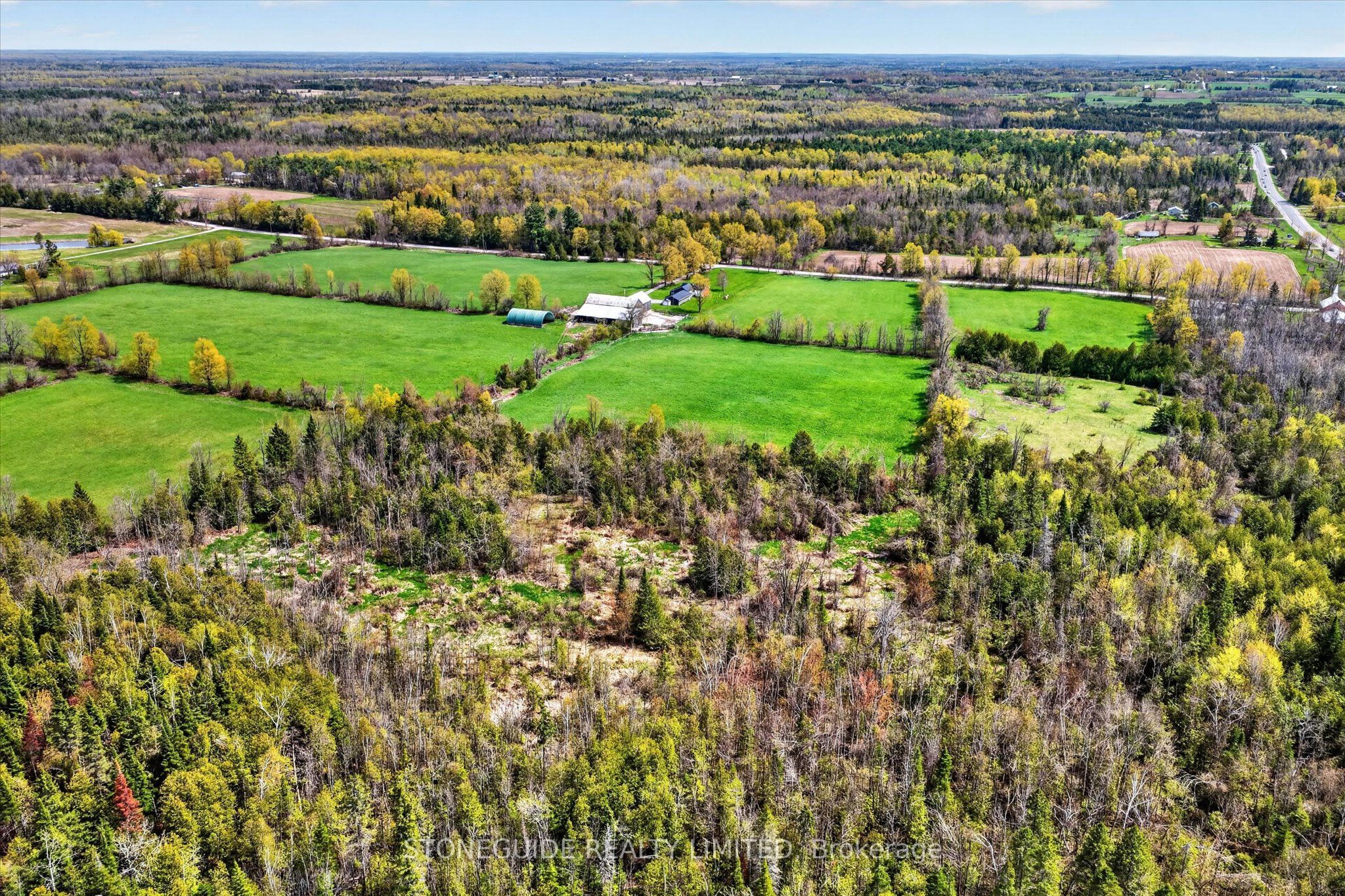 2136 Sixteenth Line Property Photo 45