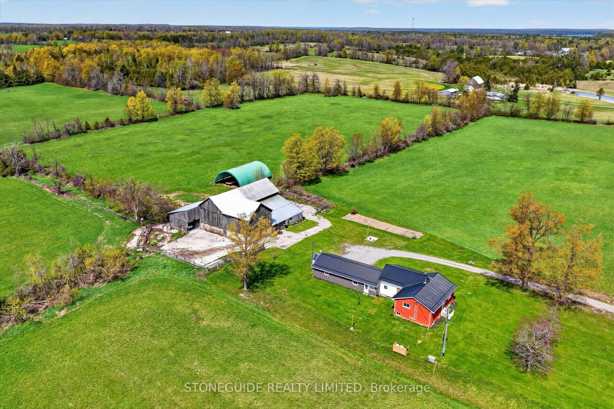 2136 Sixteenth Line Property Photo 48