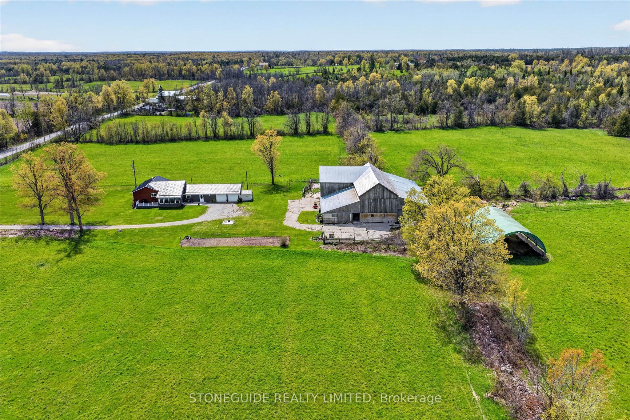 2136 Sixteenth Line Property Photo 49