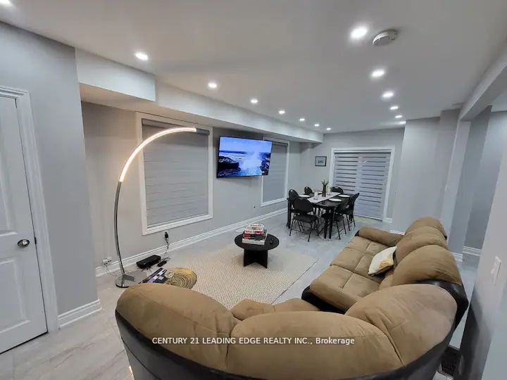 5595 Wesley Place Property Photo 6