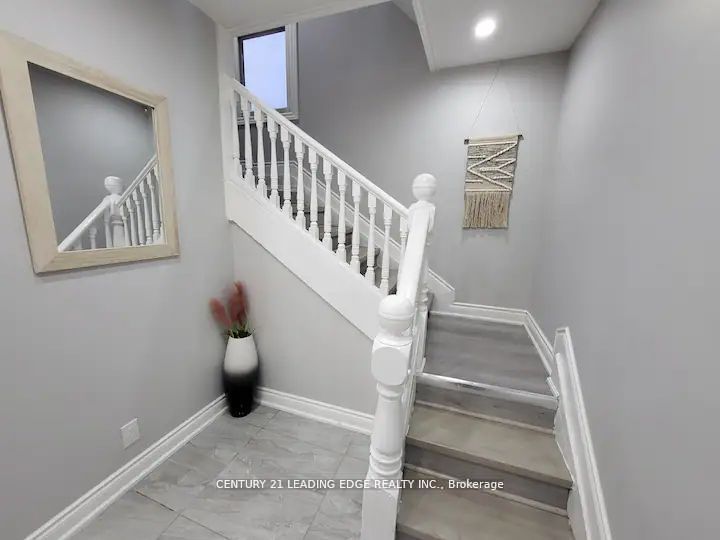 5595 Wesley Place Property Photo 7