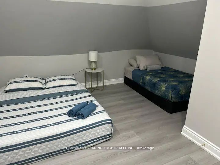 5595 Wesley Place Property Photo 18