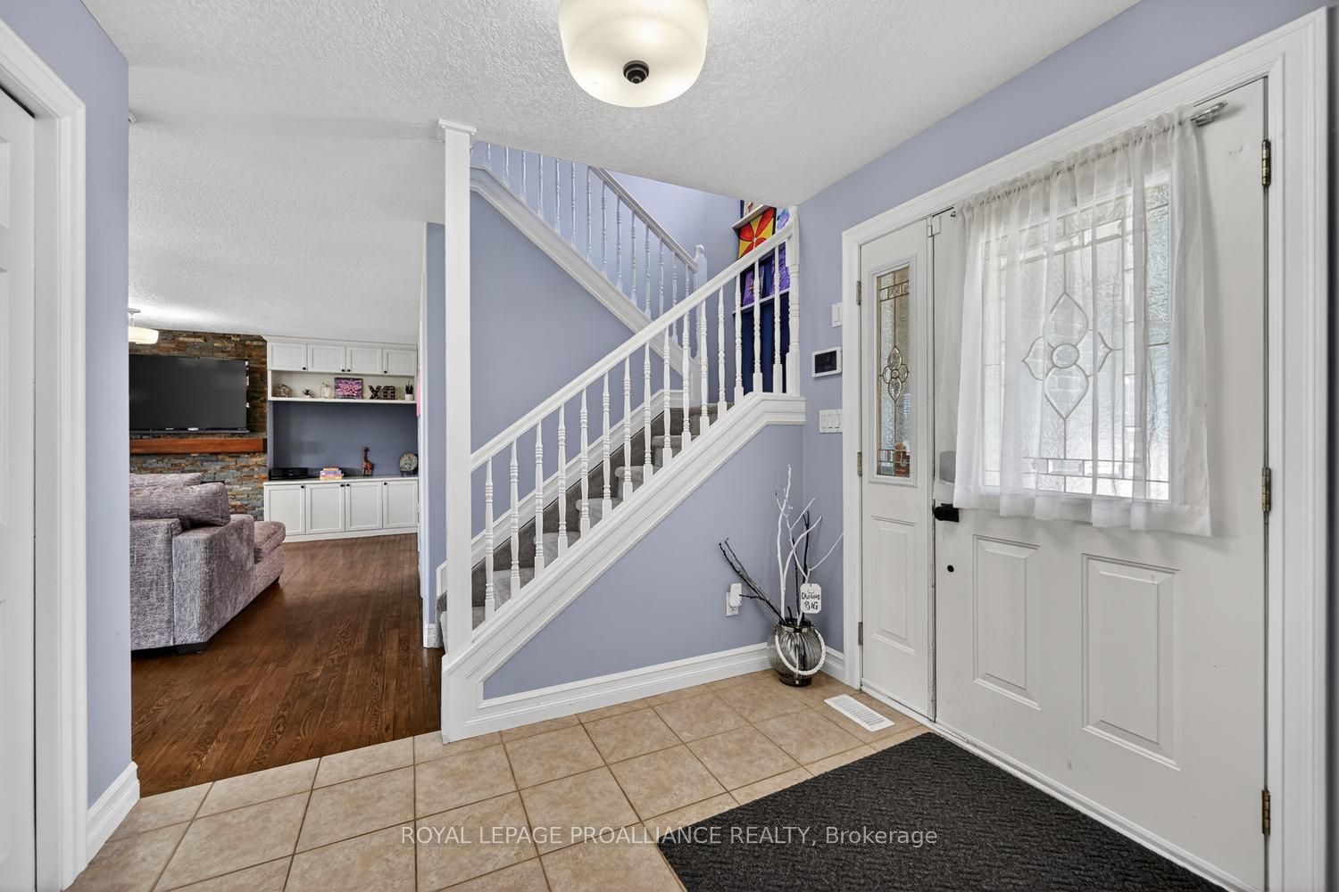 1014 Crestwood Drive Property Photo 4