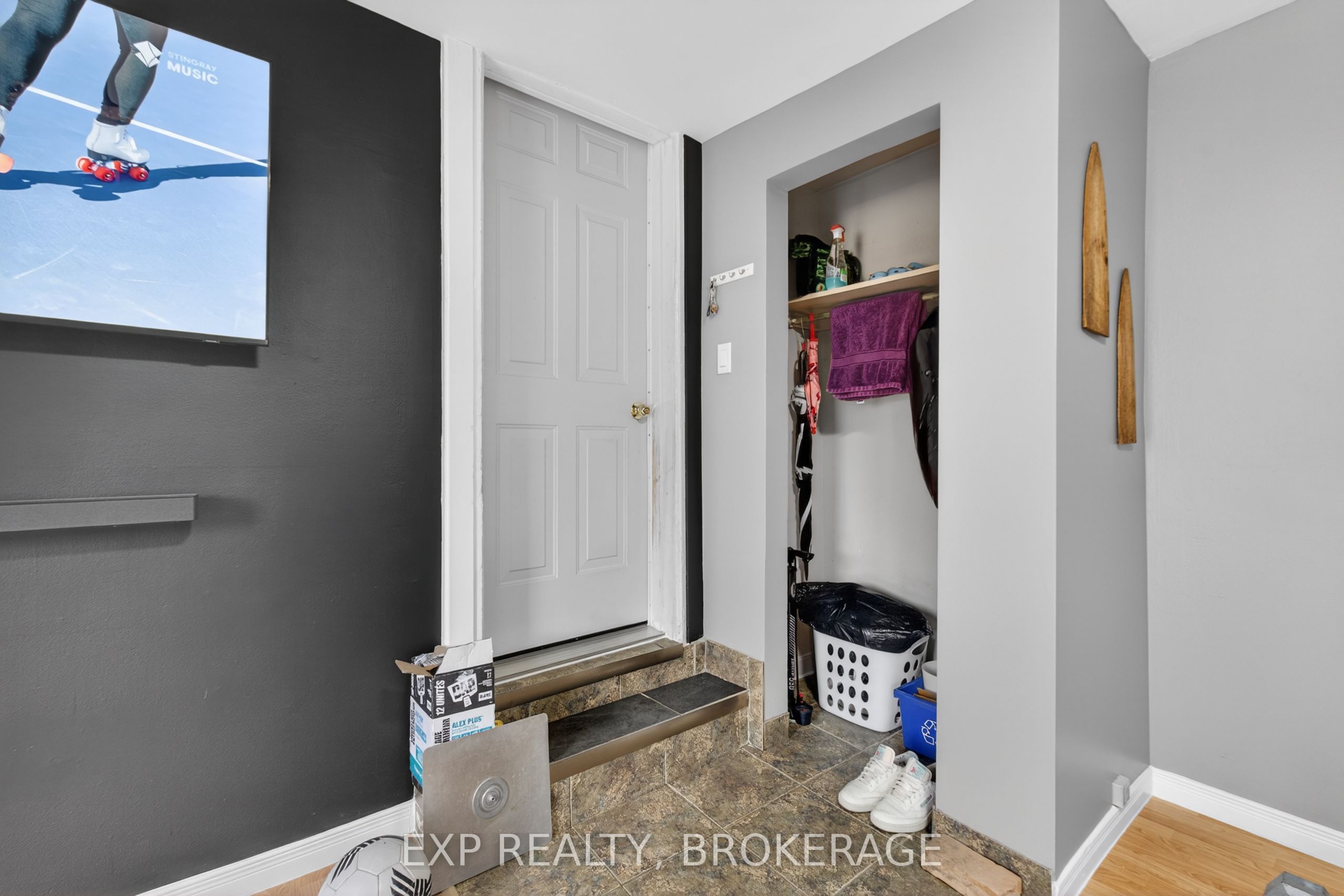 342 King Street W Property Photo 10