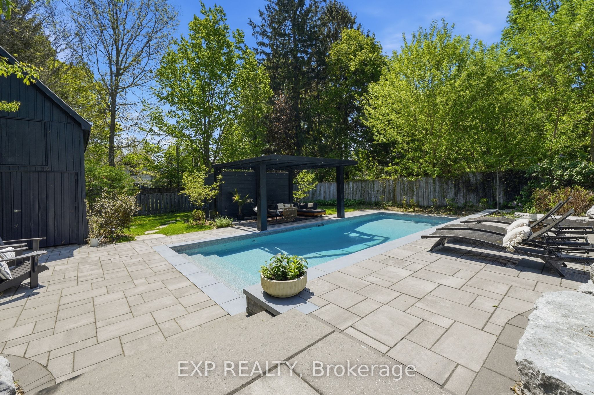 16 Barker Street Property Photo 45
