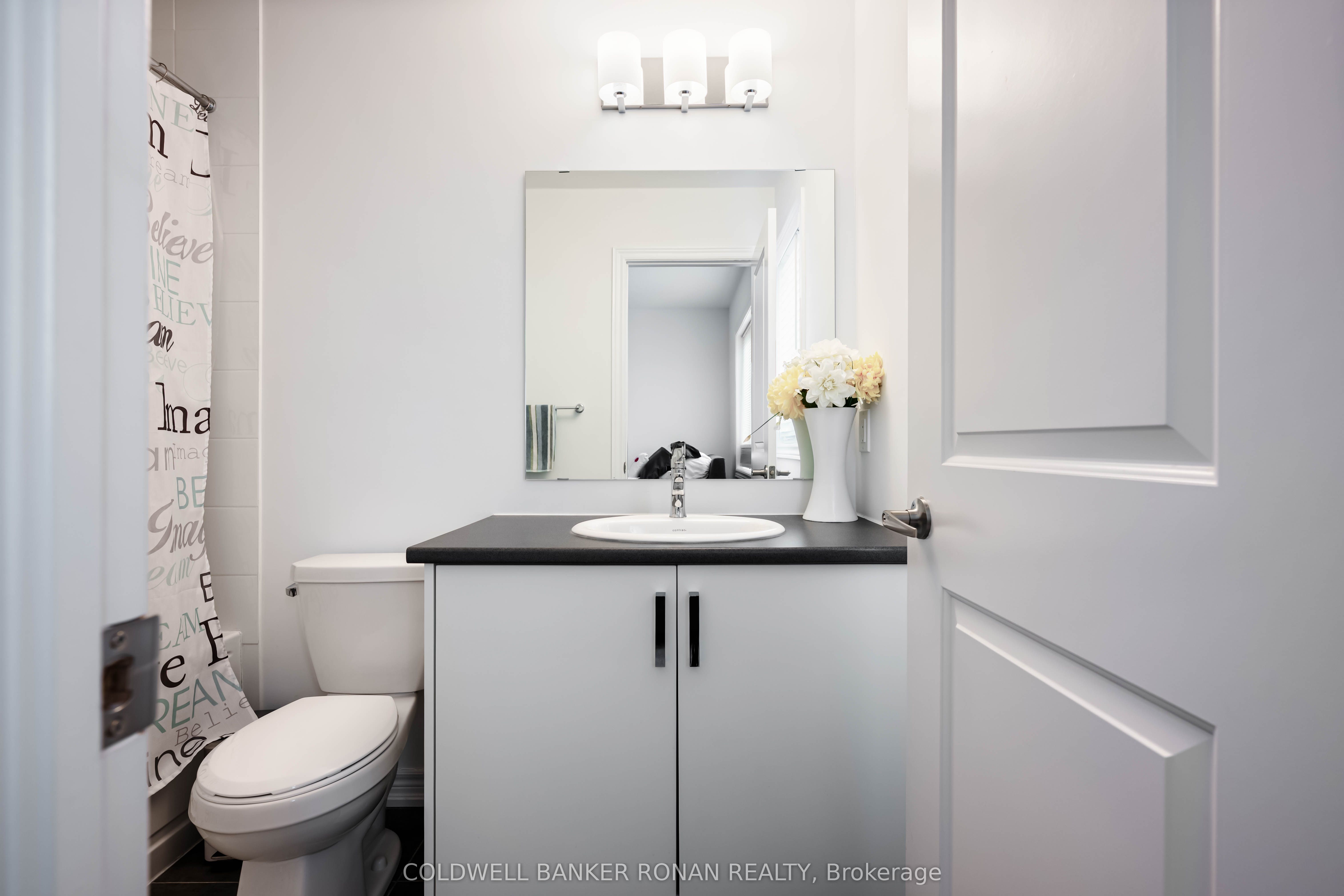 71 Harpin Way W Property Photo 15