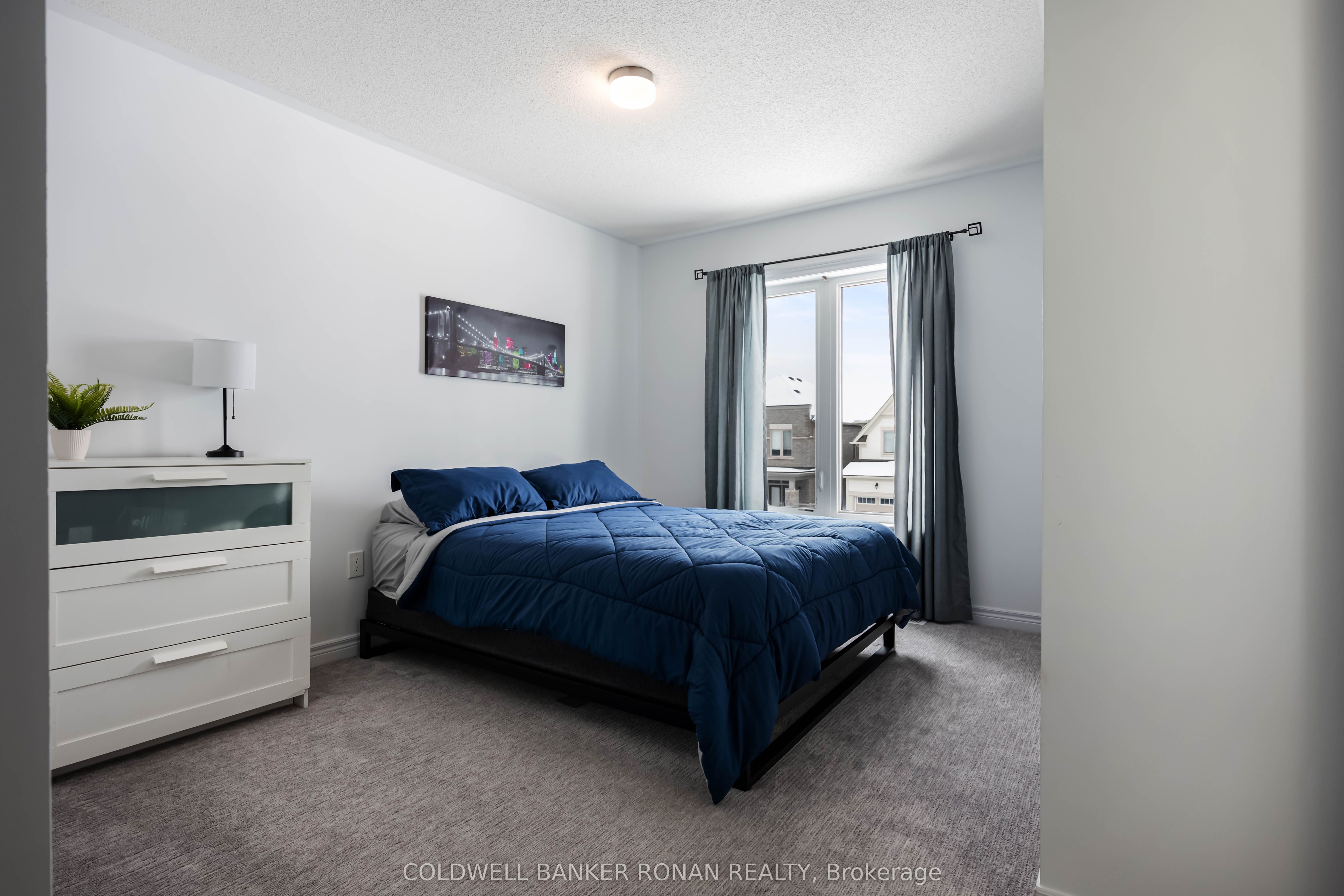 71 Harpin Way W Property Photo 16