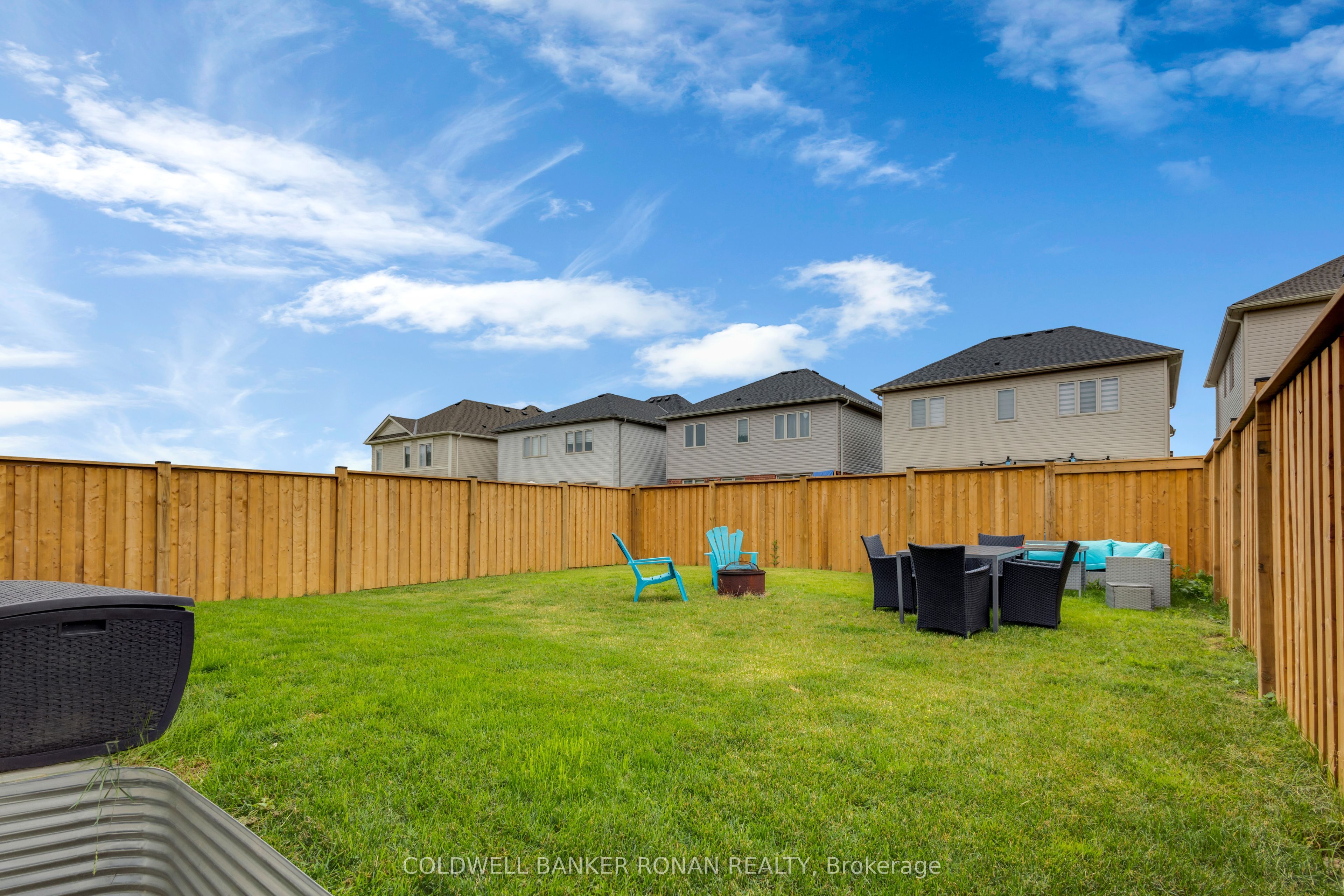 71 Harpin Way W Property Photo 31