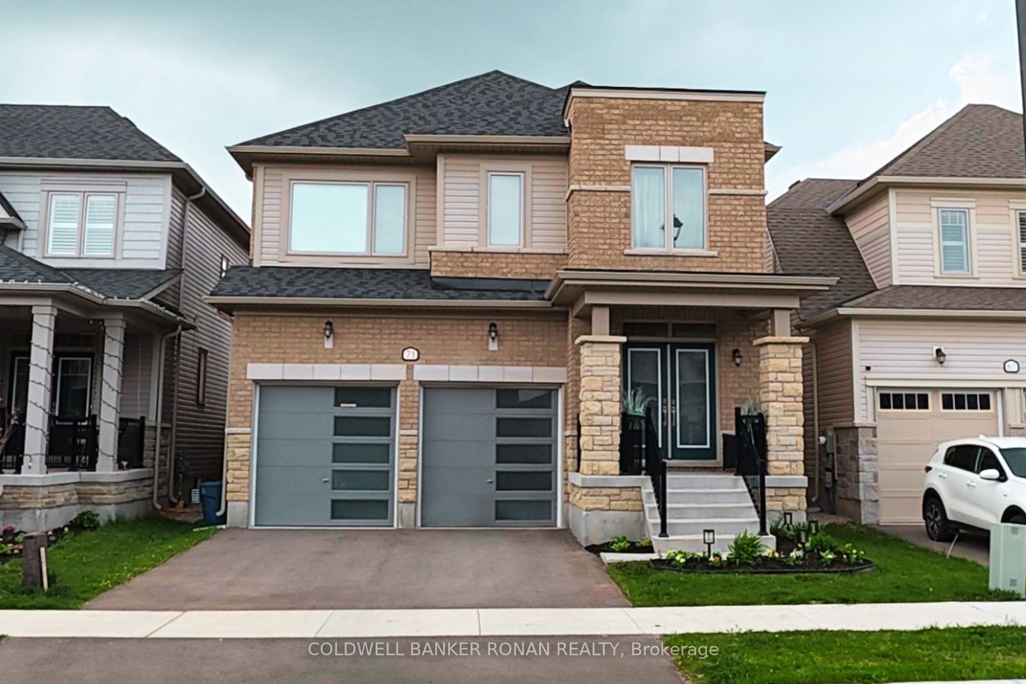 71 Harpin Way W Property Photo 35