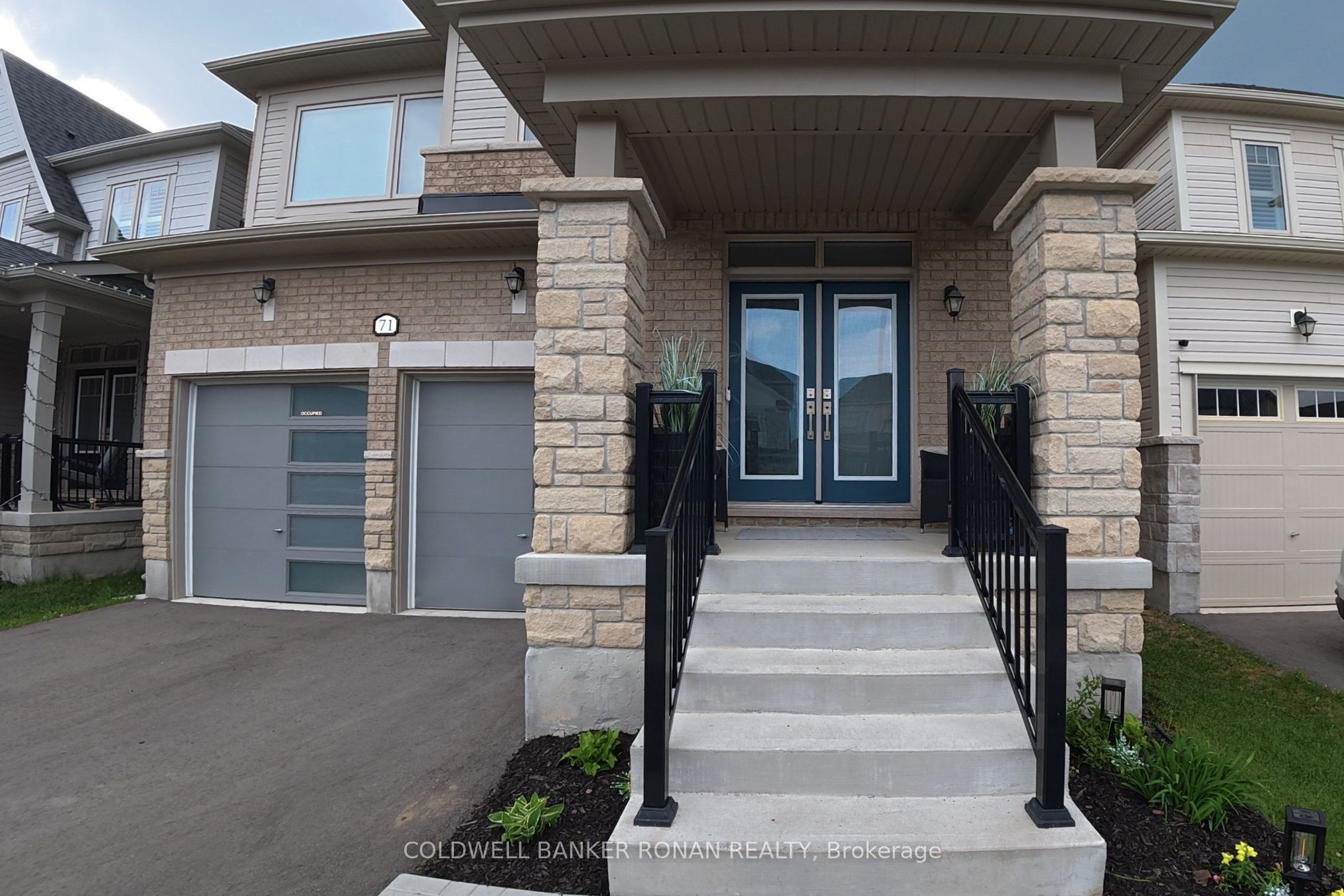 71 Harpin Way W Property Photo 38