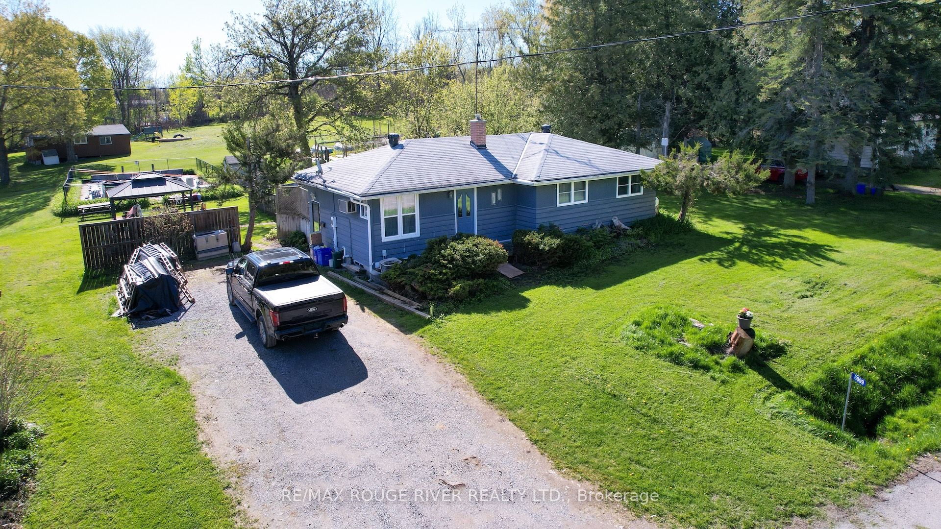 6099 Curtis Point Road Property Photo 10