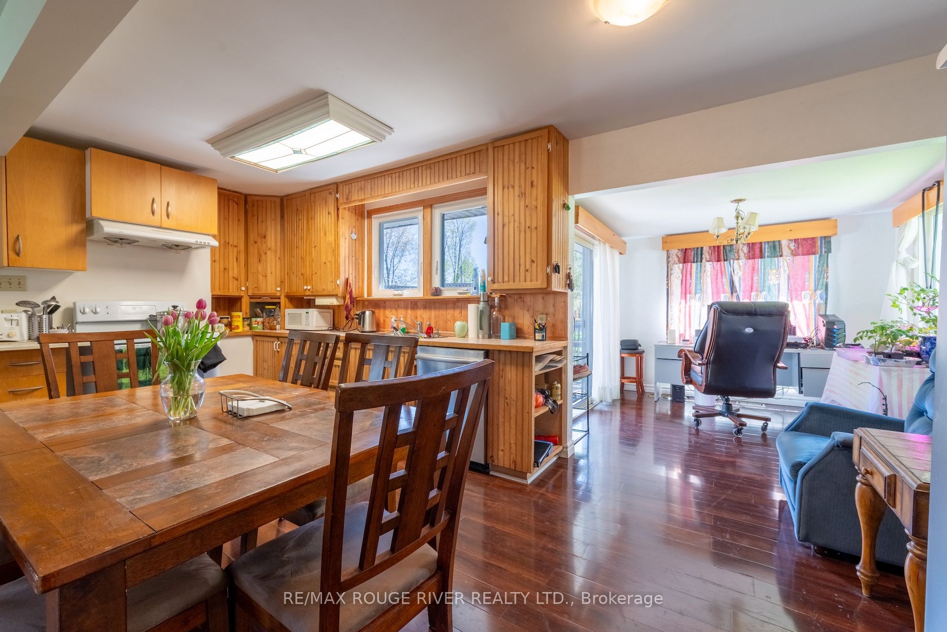 6099 Curtis Point Road Property Photo 11