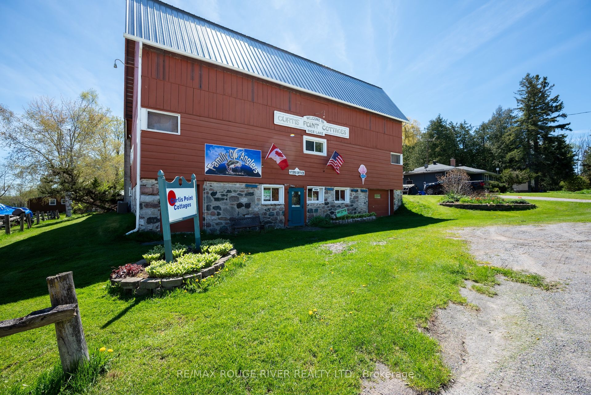 6099 Curtis Point Road Property Photo 15