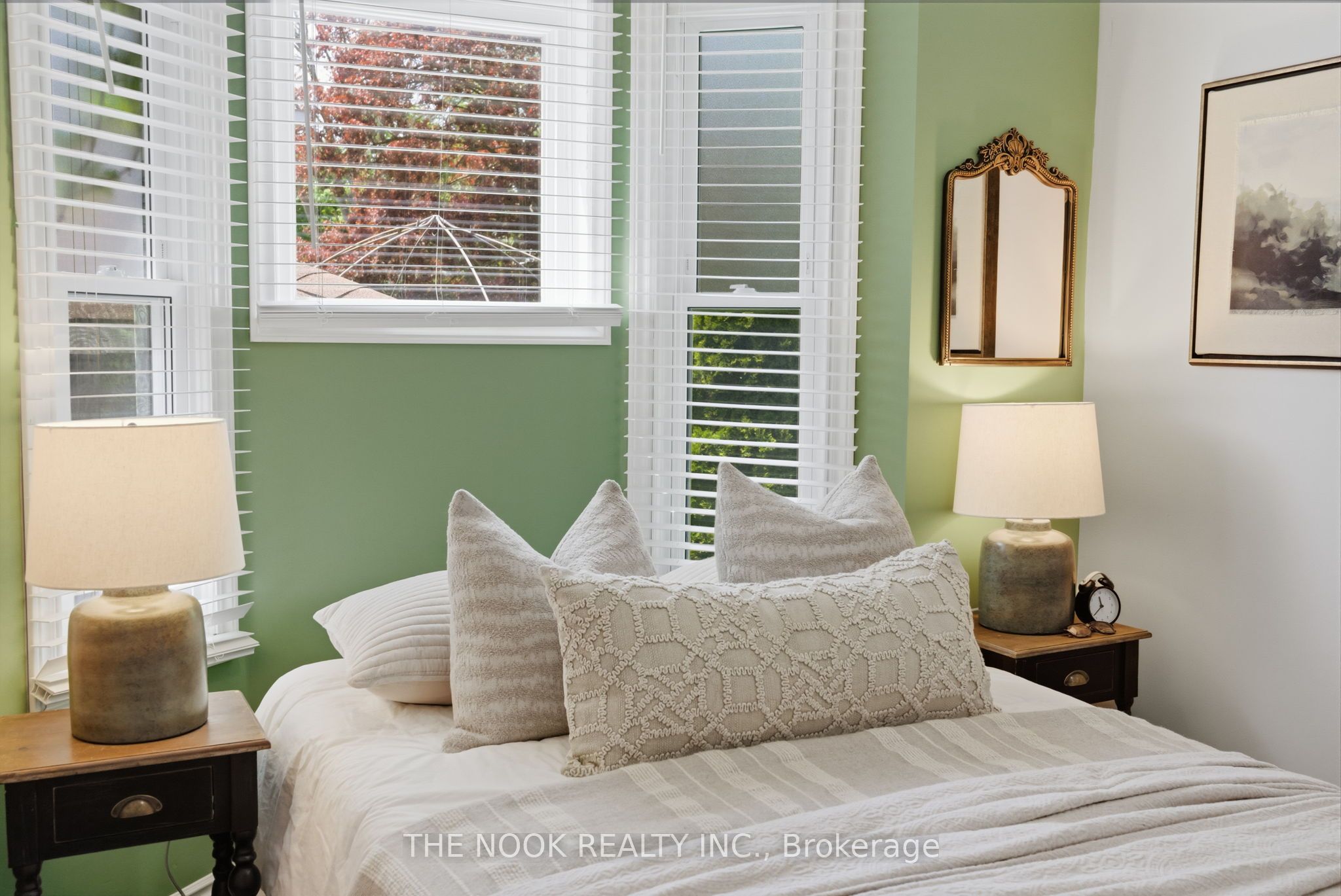 576 Wolfe Street Property Photo 10