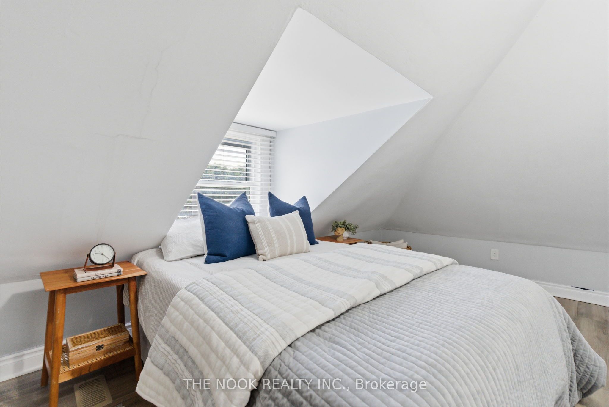 576 Wolfe Street Property Photo 18