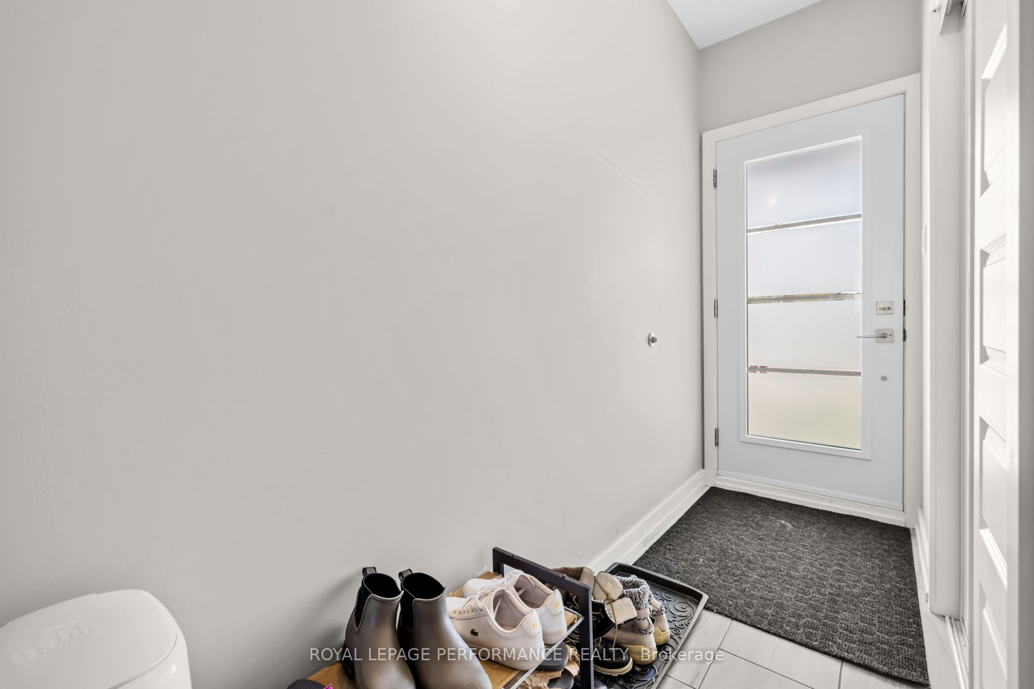 99 St Moritz Trail 405 Property Photo 4