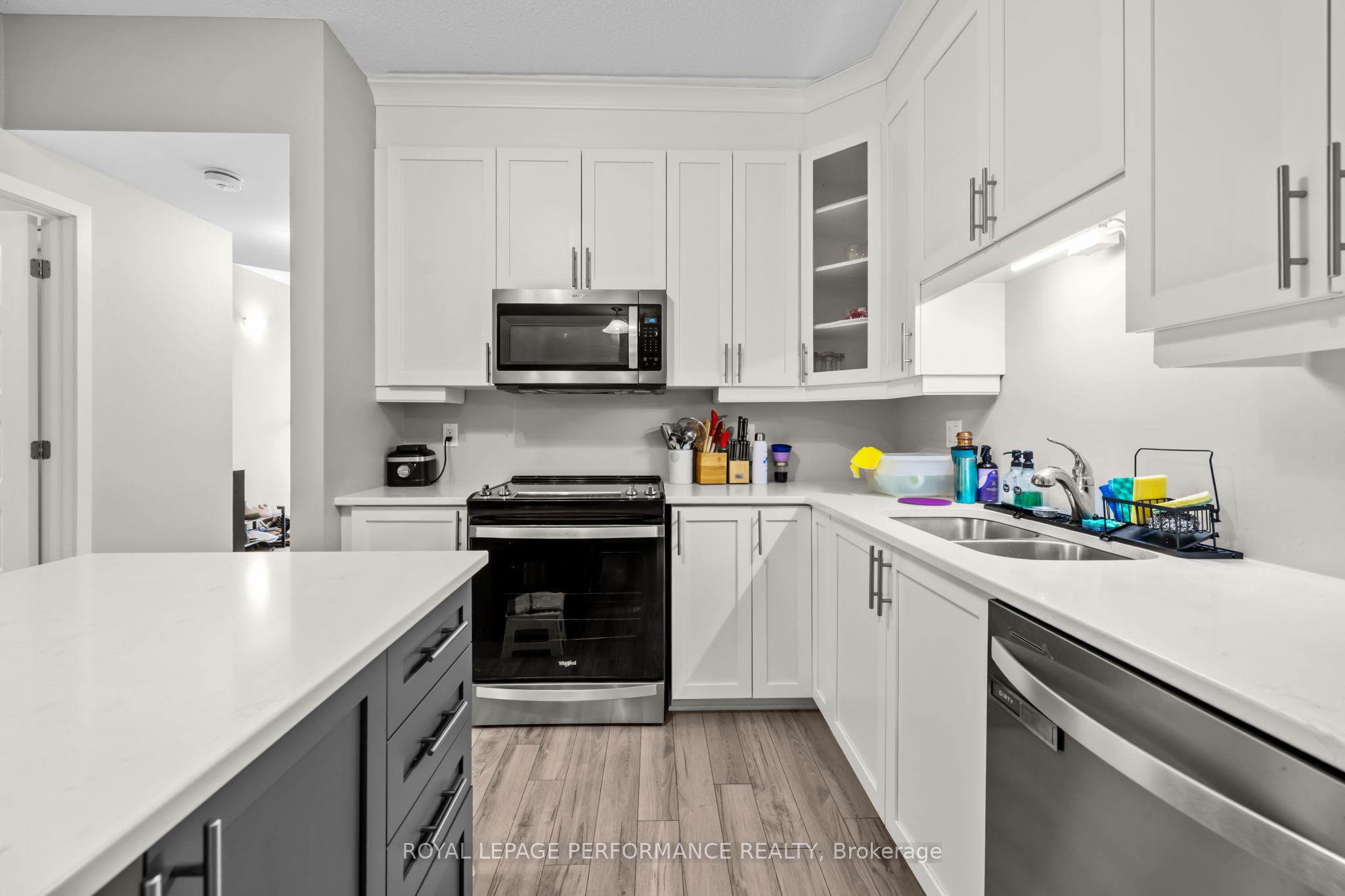 99 St Moritz Trail 405 Property Photo 7
